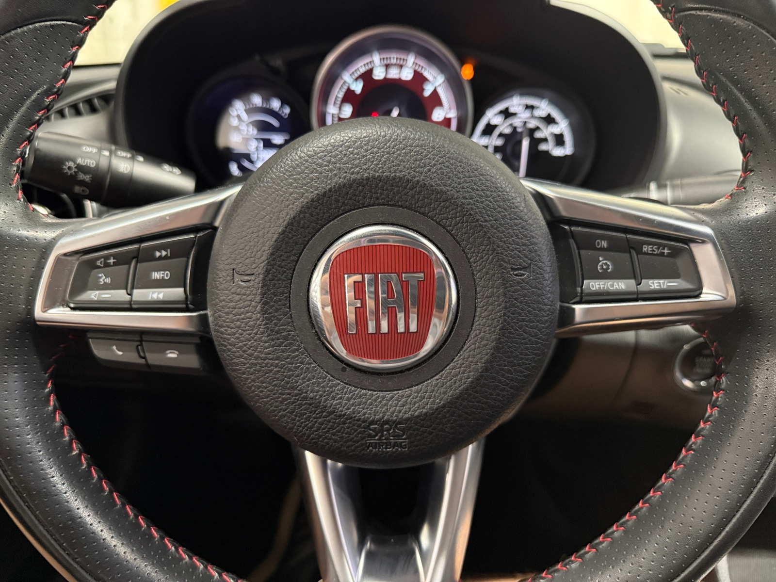 Thumbnail: 2017 Fiat 124 Spider - 4