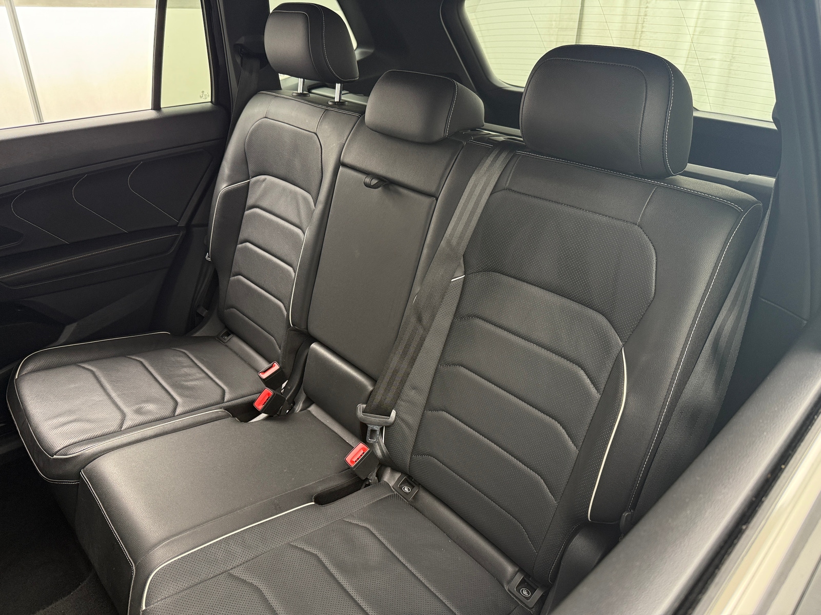 Thumbnail: 2023 Volkswagen Tiguan - 5