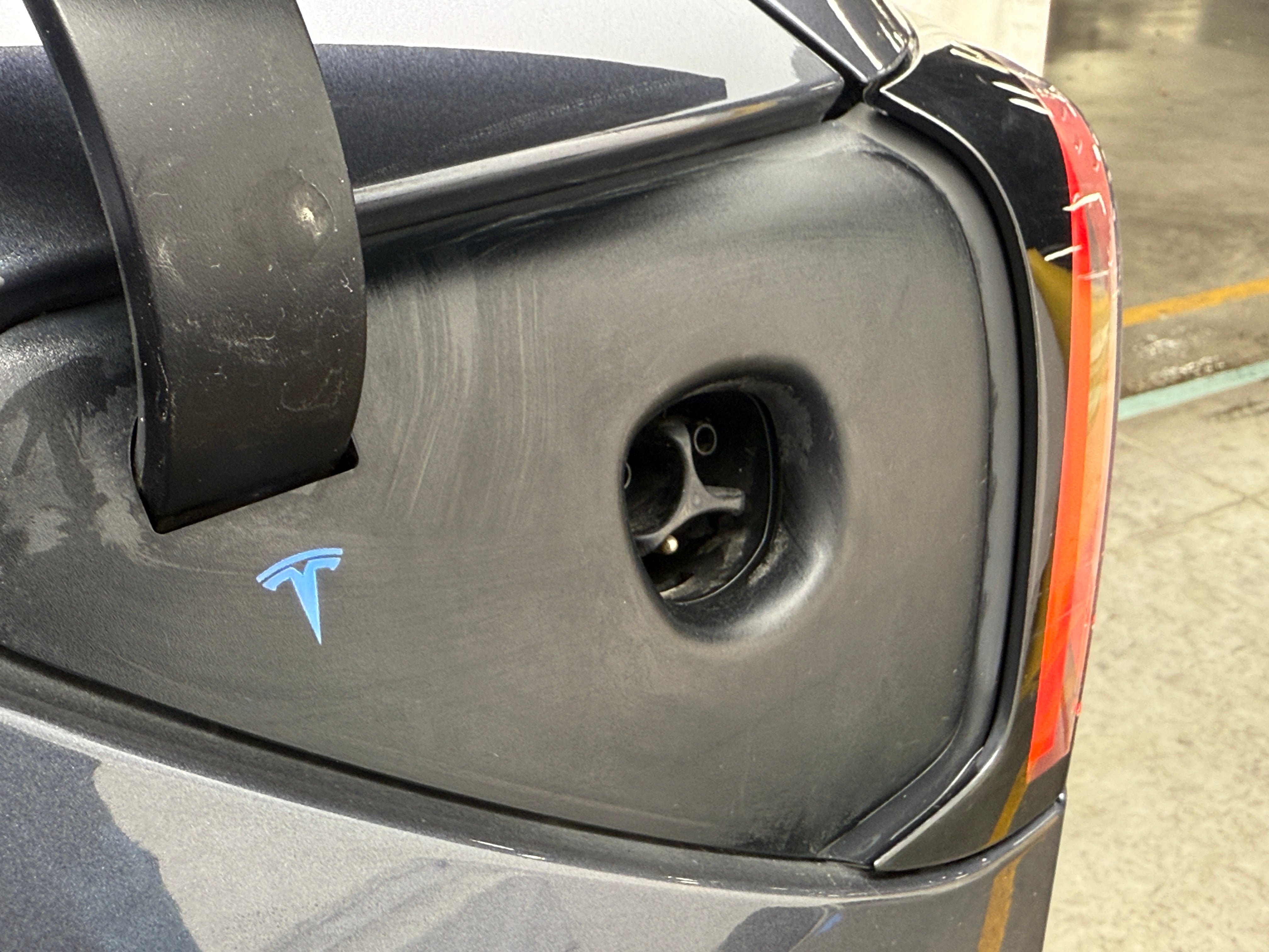 Used 2023 Tesla Model Y Long Range with VIN 7SAYGDEE0PA039516 for sale in Oak Creek, WI