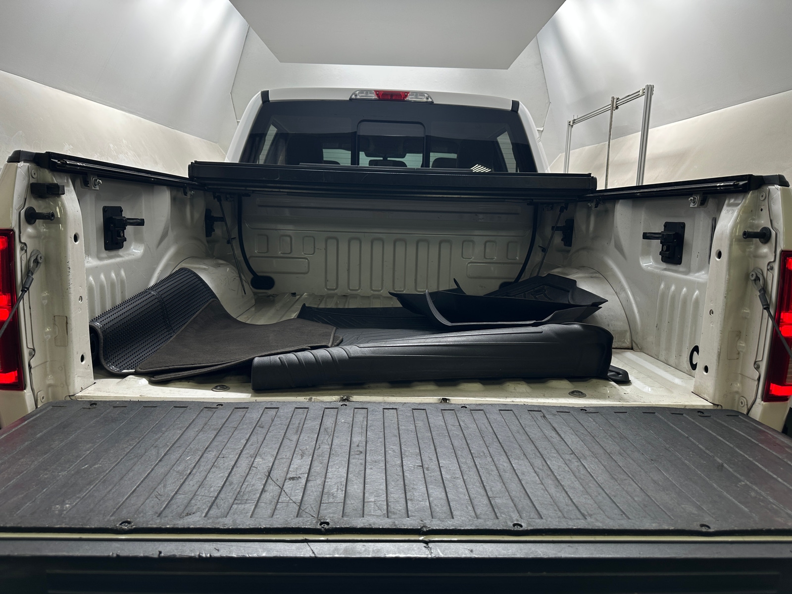 Thumbnail: 2018 Ford Econoline - 6