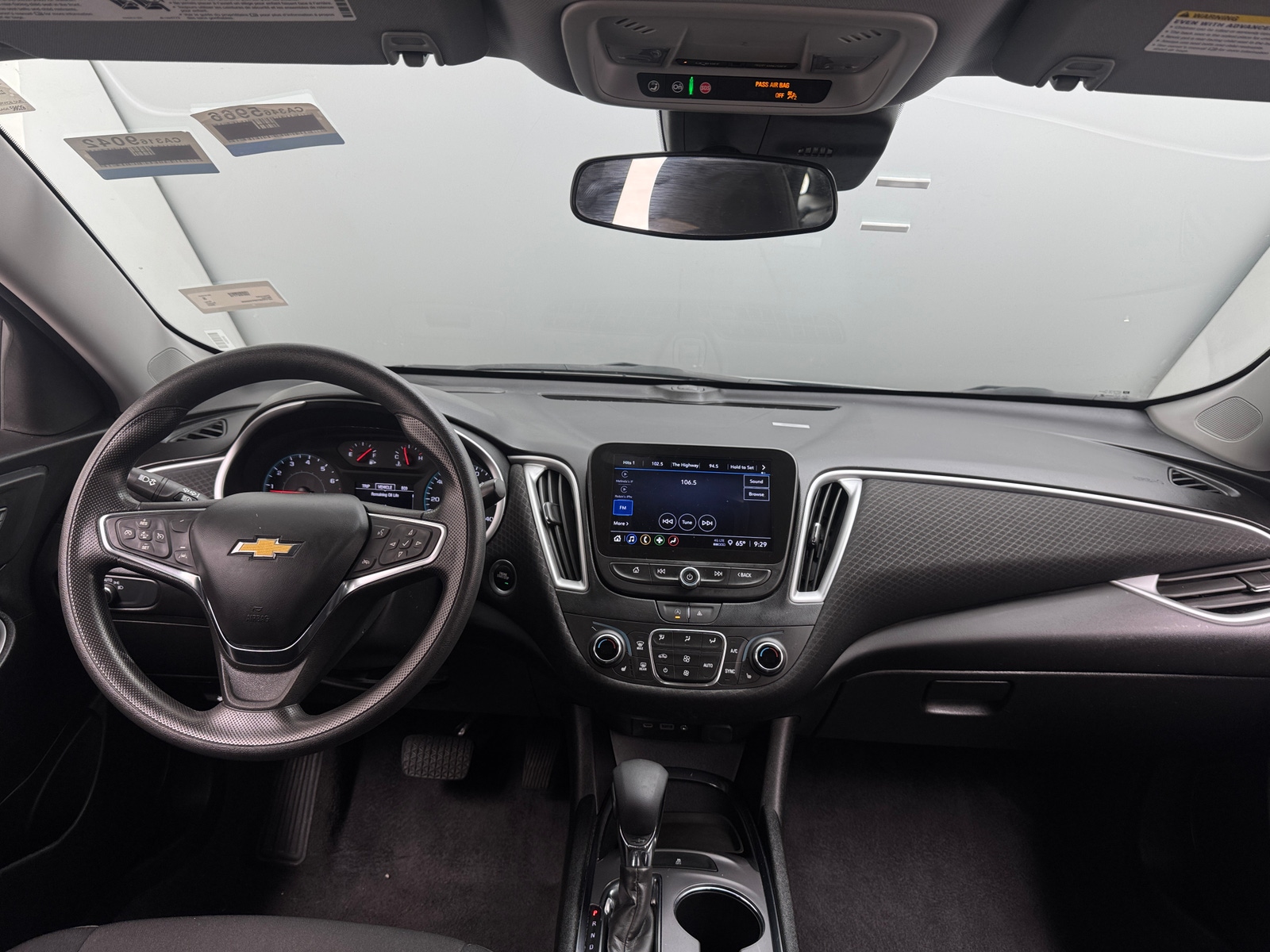 Thumbnail: 2023 Chevrolet Malibu - 3