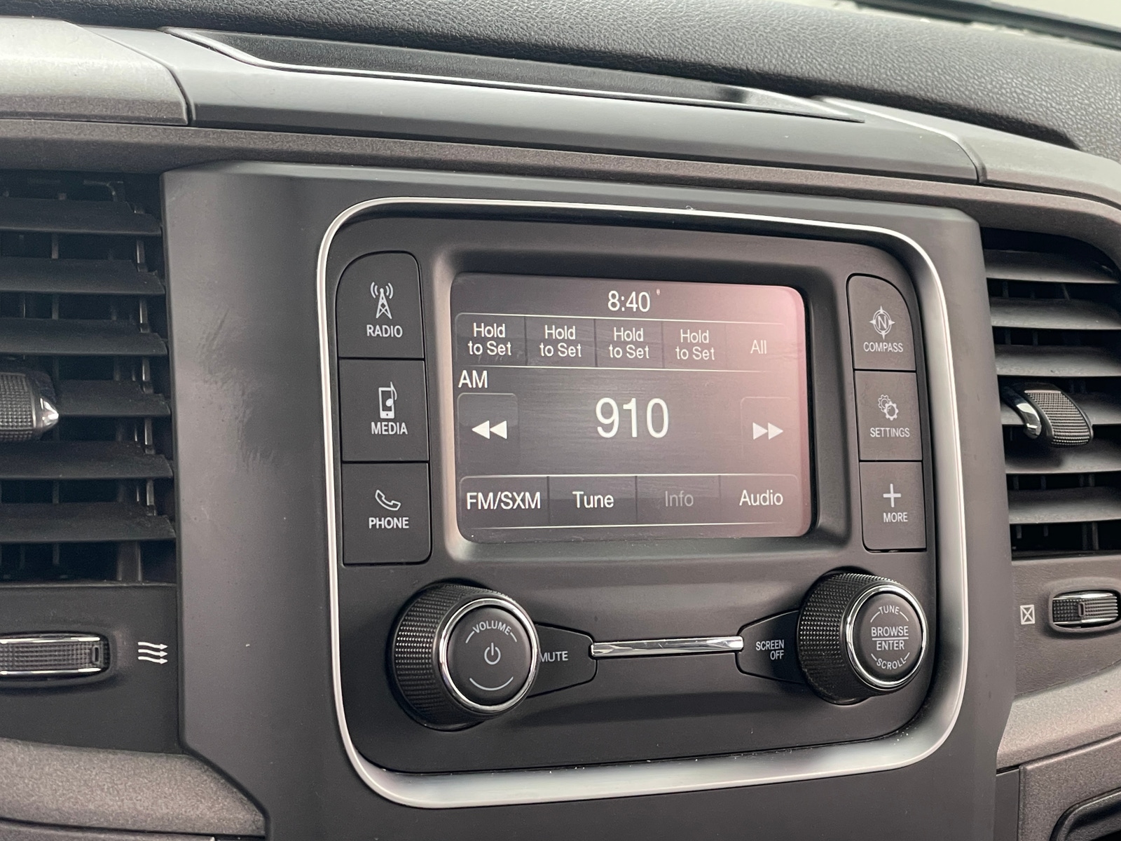 Thumbnail: 2022 RAM 1500 Classic - 4