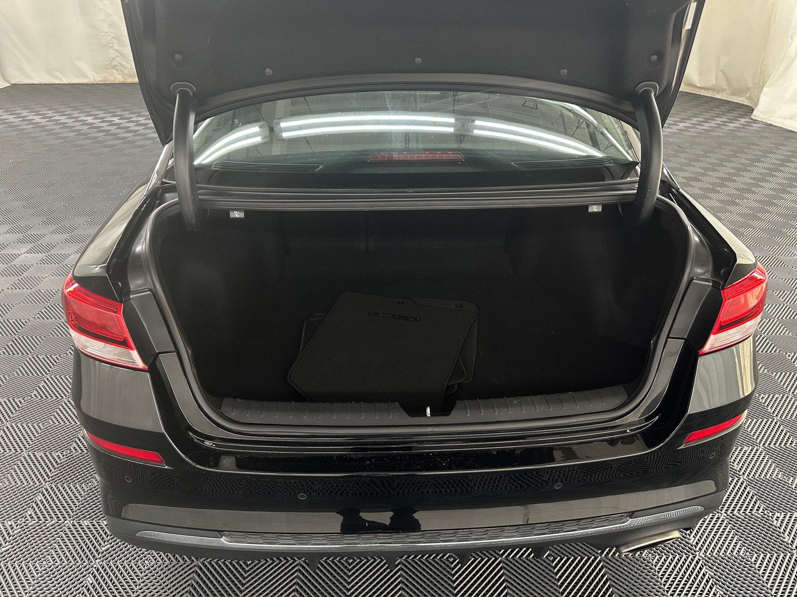 Thumbnail: 2019 Kia Optima - 7