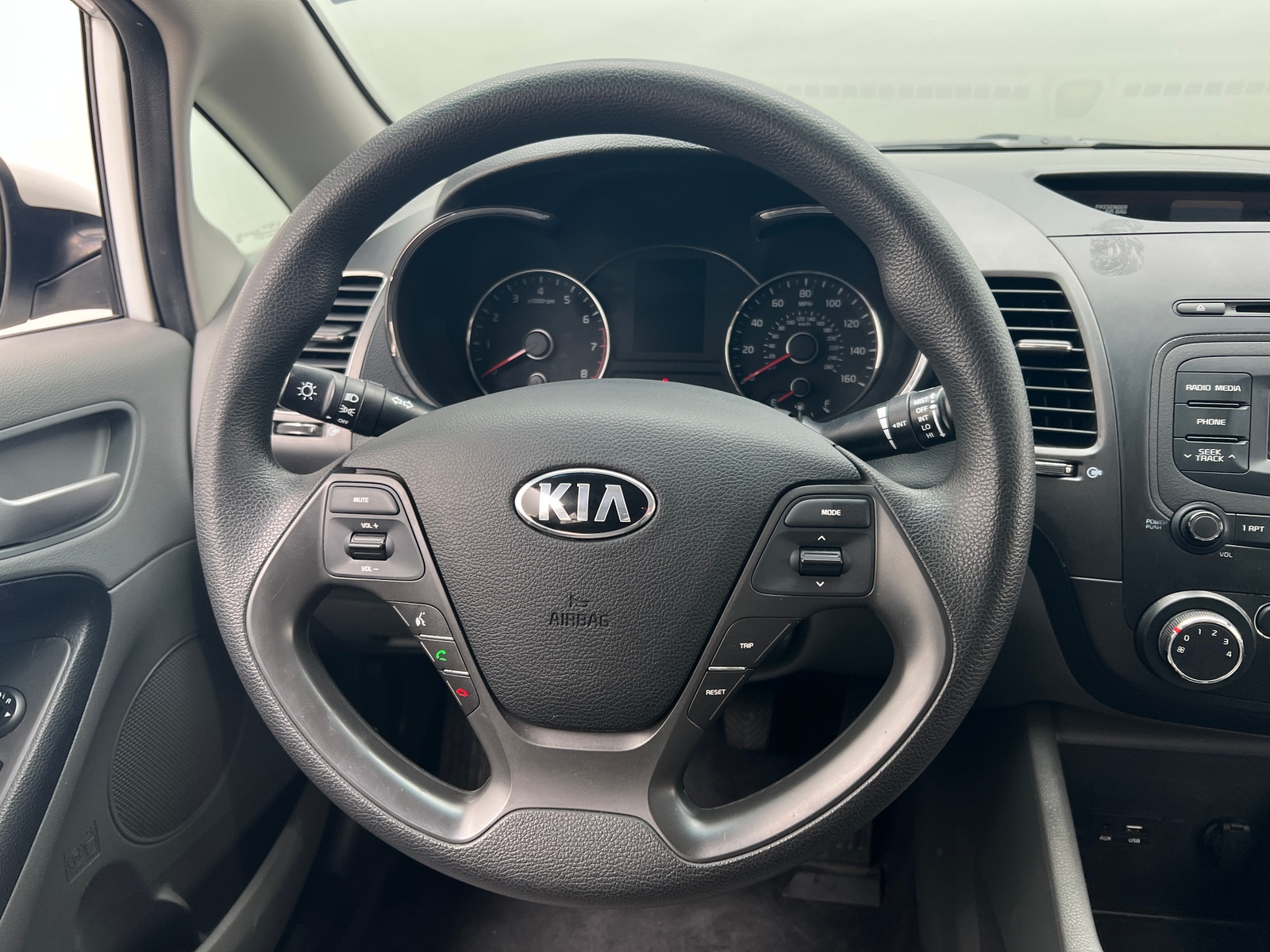 Thumbnail: 2017 Kia Forte - 5