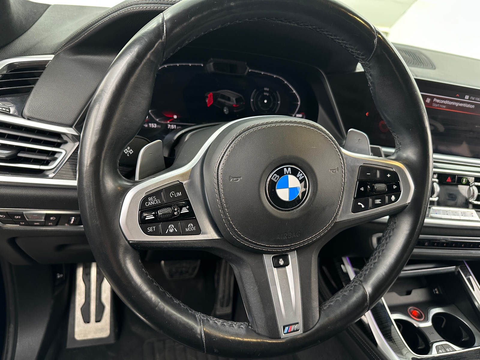 Thumbnail: 2019 BMW X7 - 4