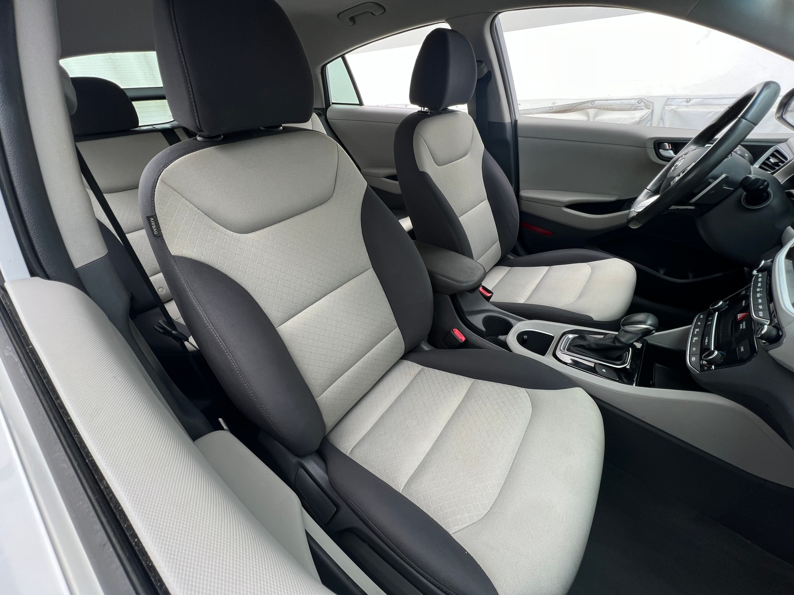 Thumbnail: 2018 Hyundai Ioniq - 2