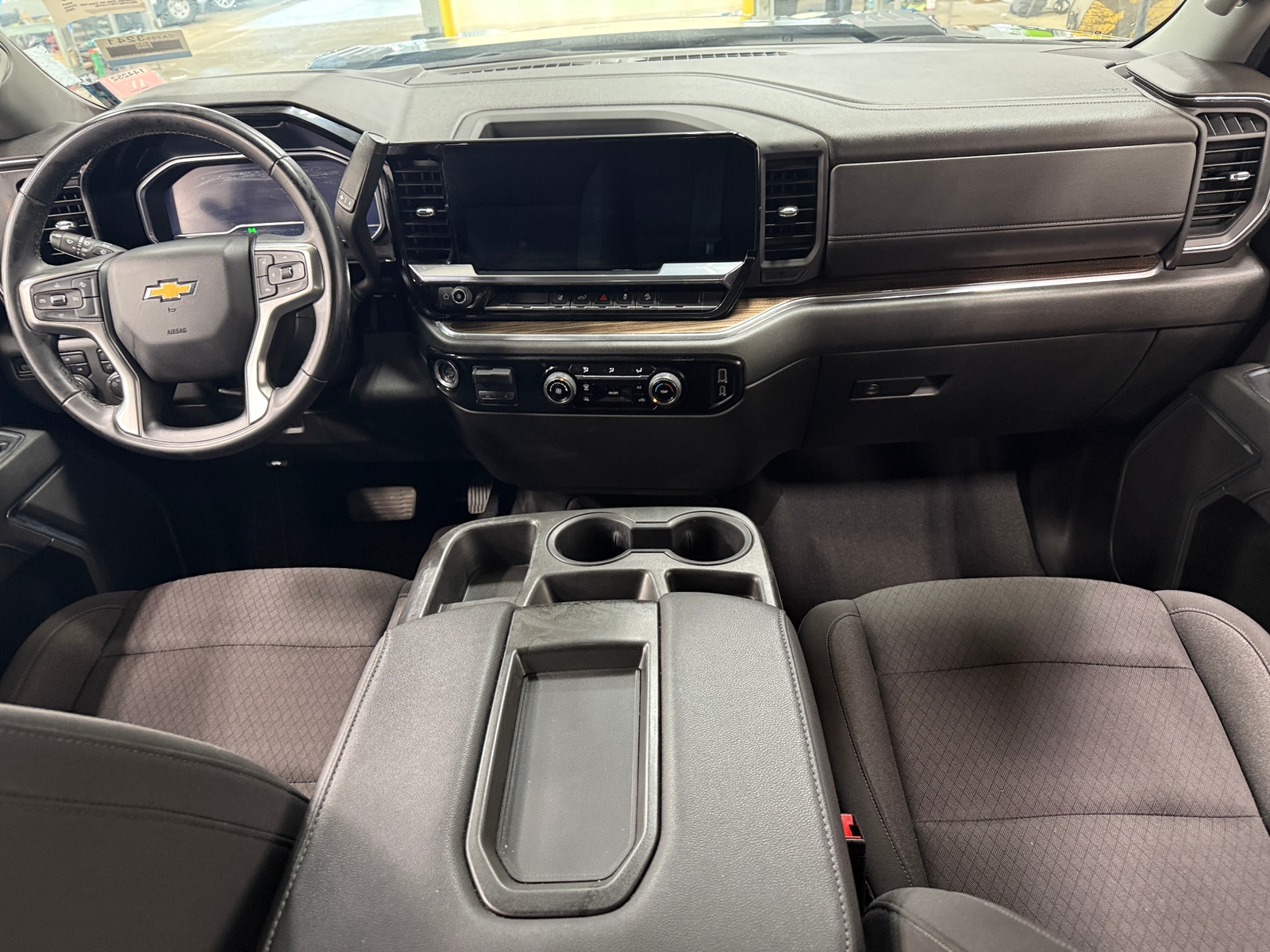 Thumbnail: 2024 Chevrolet Silverado 2500 - 3