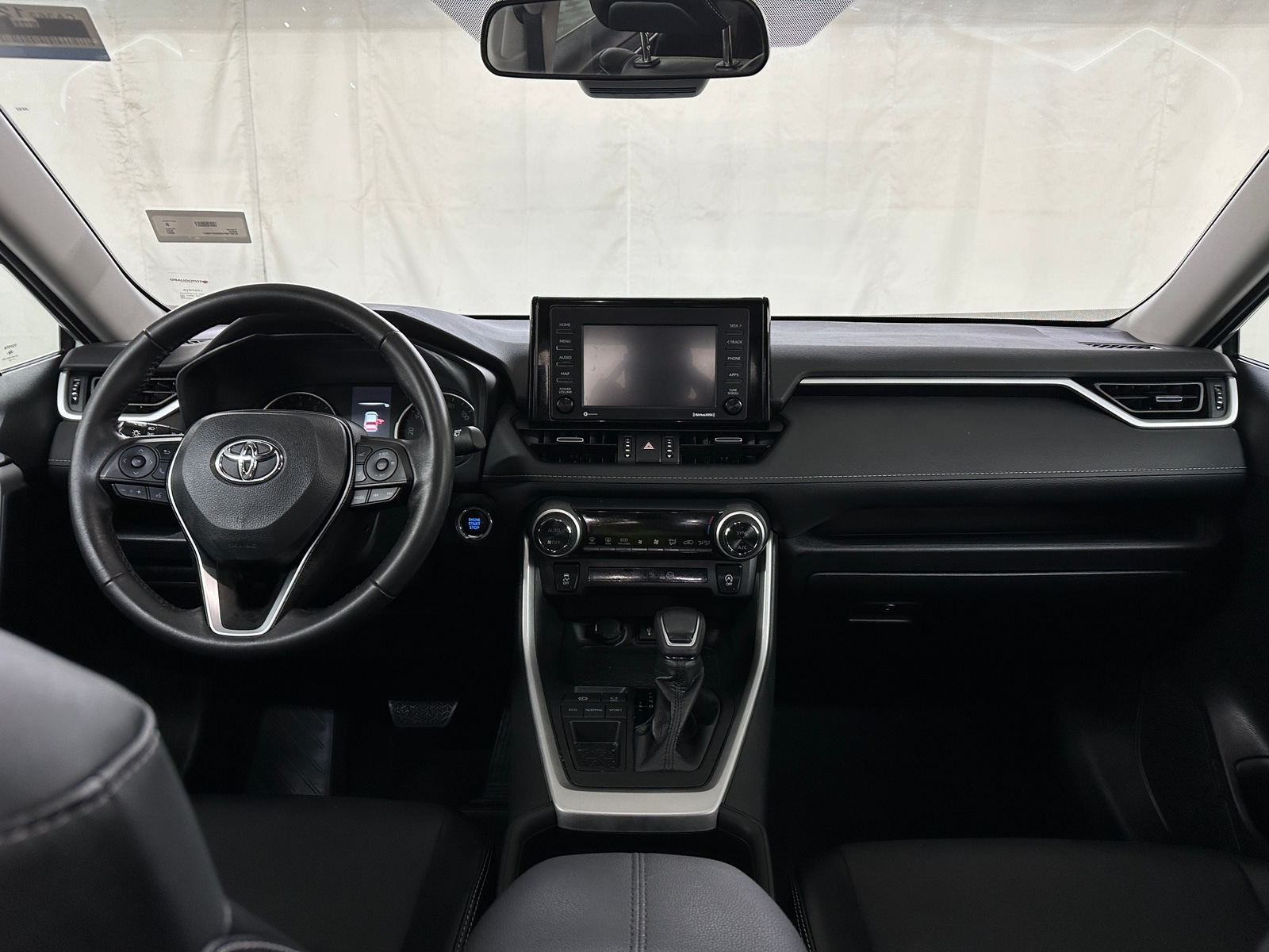 Thumbnail: 2022 Toyota RAV4 - 3