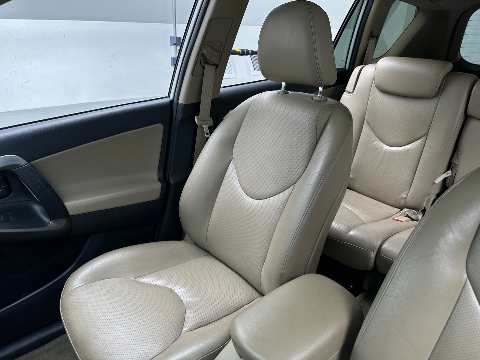 Thumbnail: 2011 Toyota RAV4 - 2