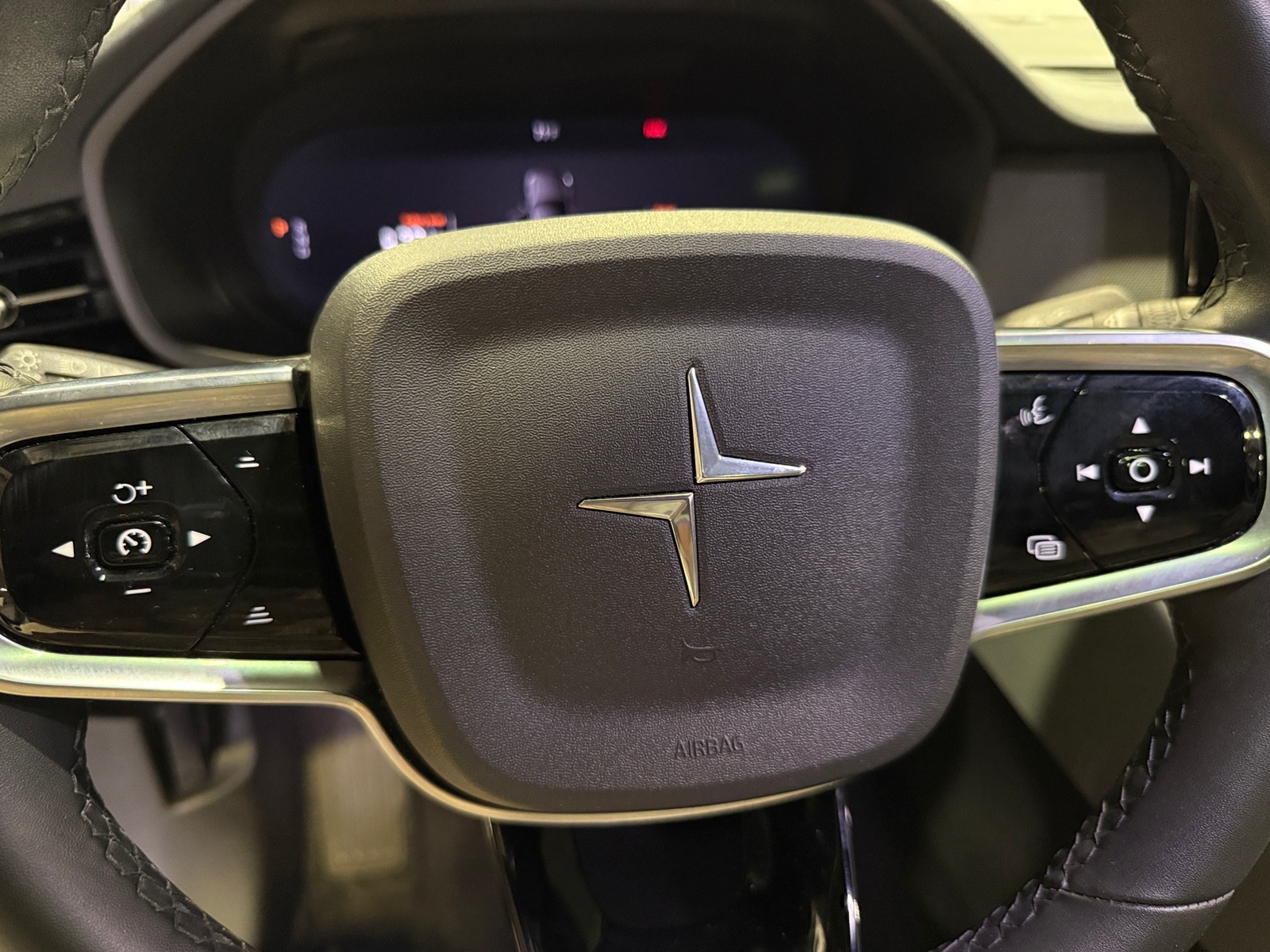 Thumbnail: 2021 Polestar 2 - 5