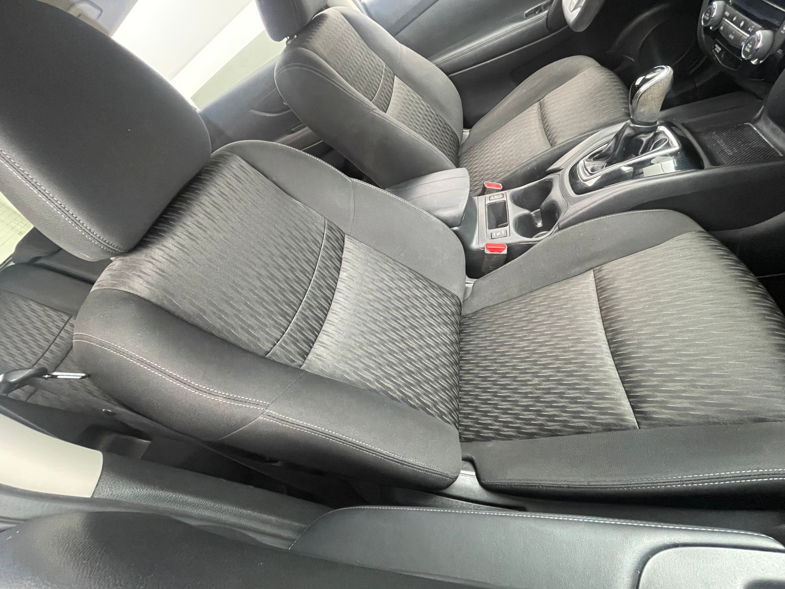 Thumbnail: 2018 Nissan Rogue - 2