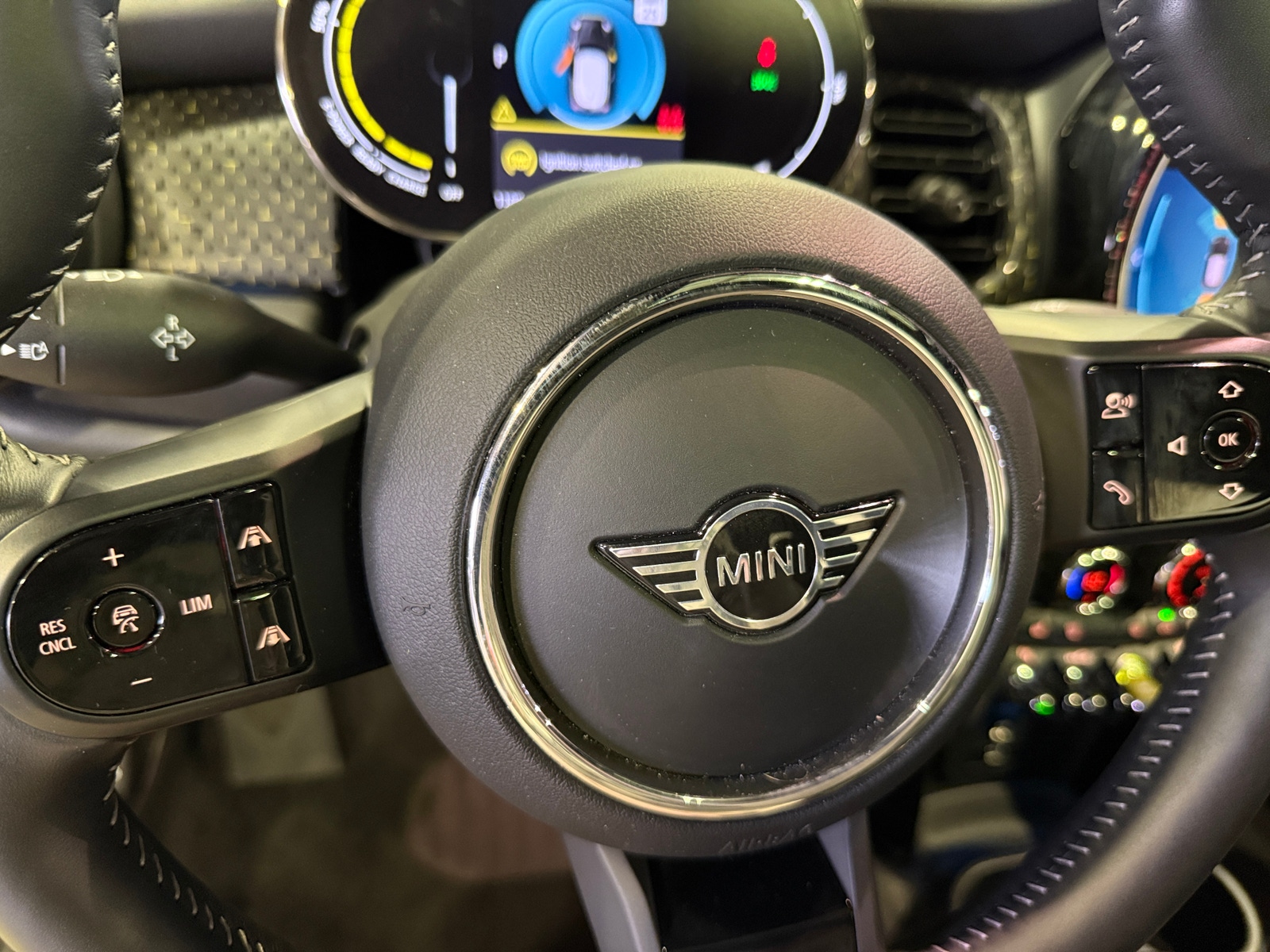 Thumbnail: 2022 MINI Cooper Hardtop - 4