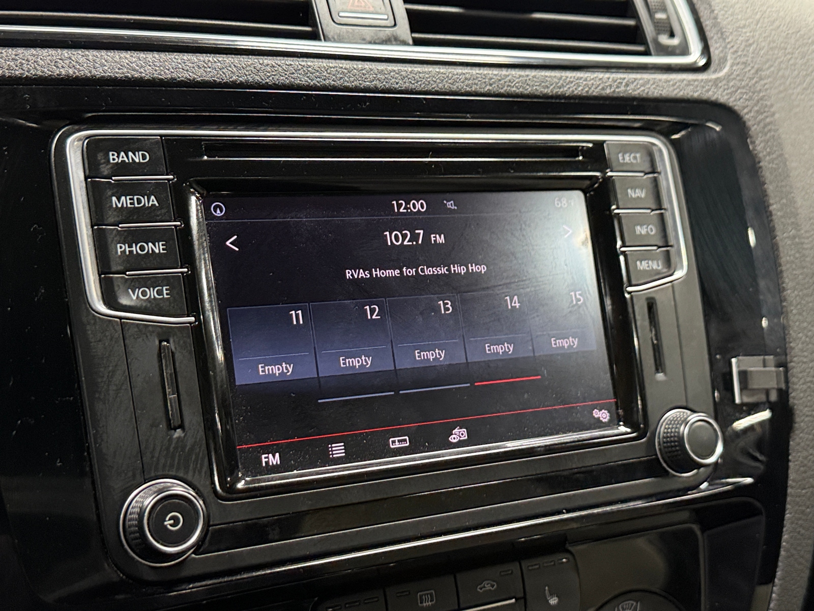 Thumbnail: 2016 Volkswagen Jetta - 3