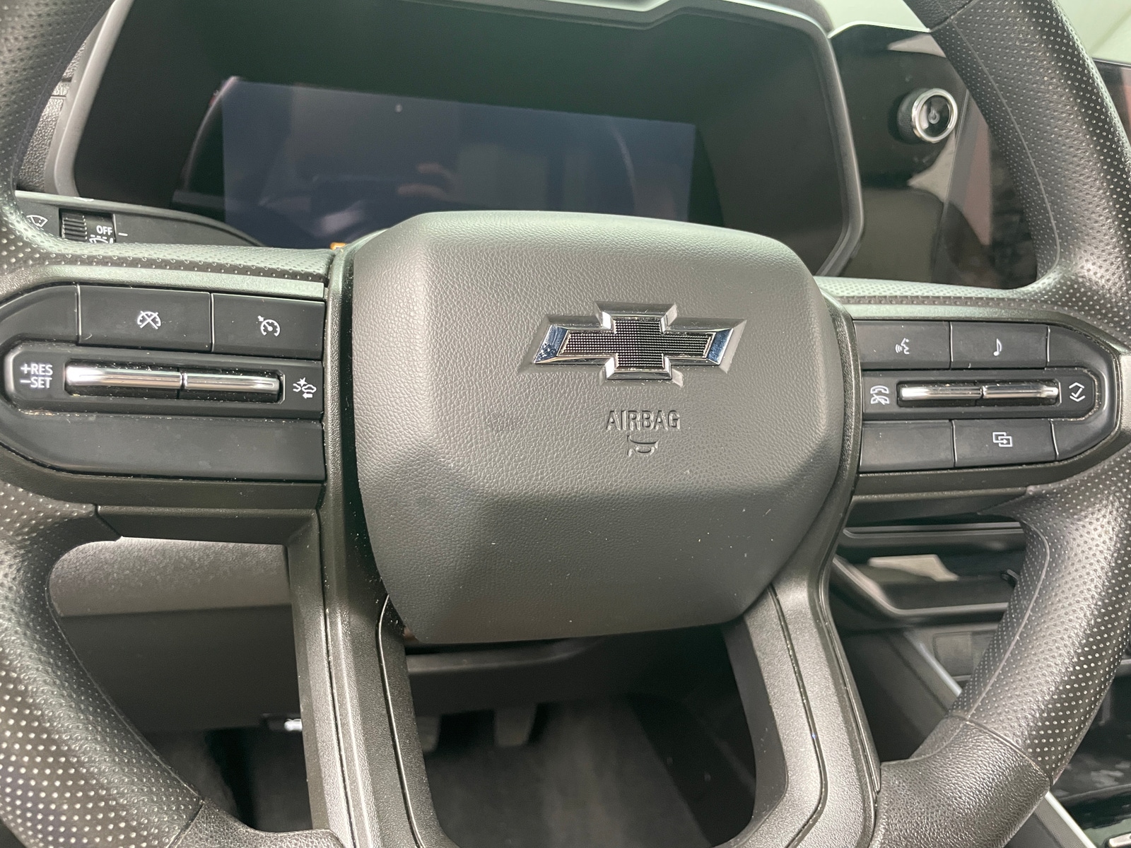 Thumbnail: 2024 Chevrolet Colorado - 5