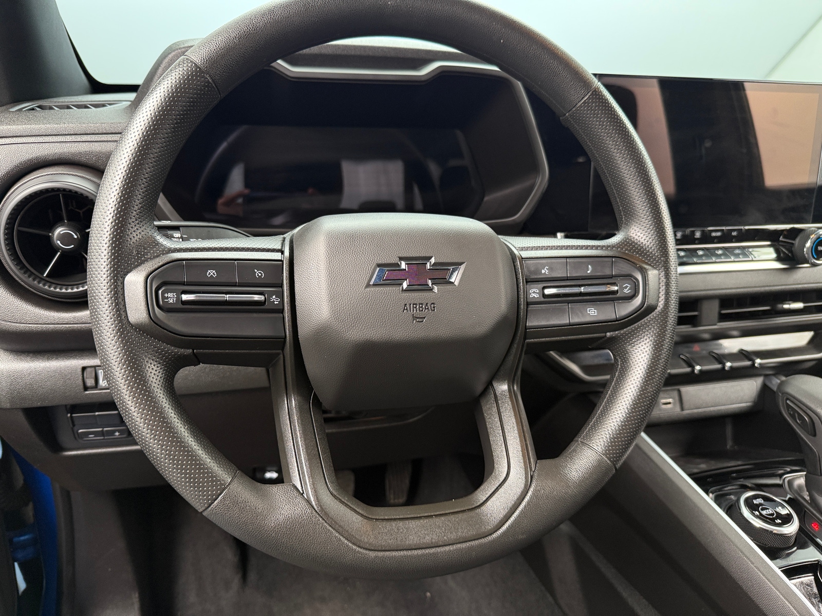 Thumbnail: 2023 Chevrolet Colorado - 5