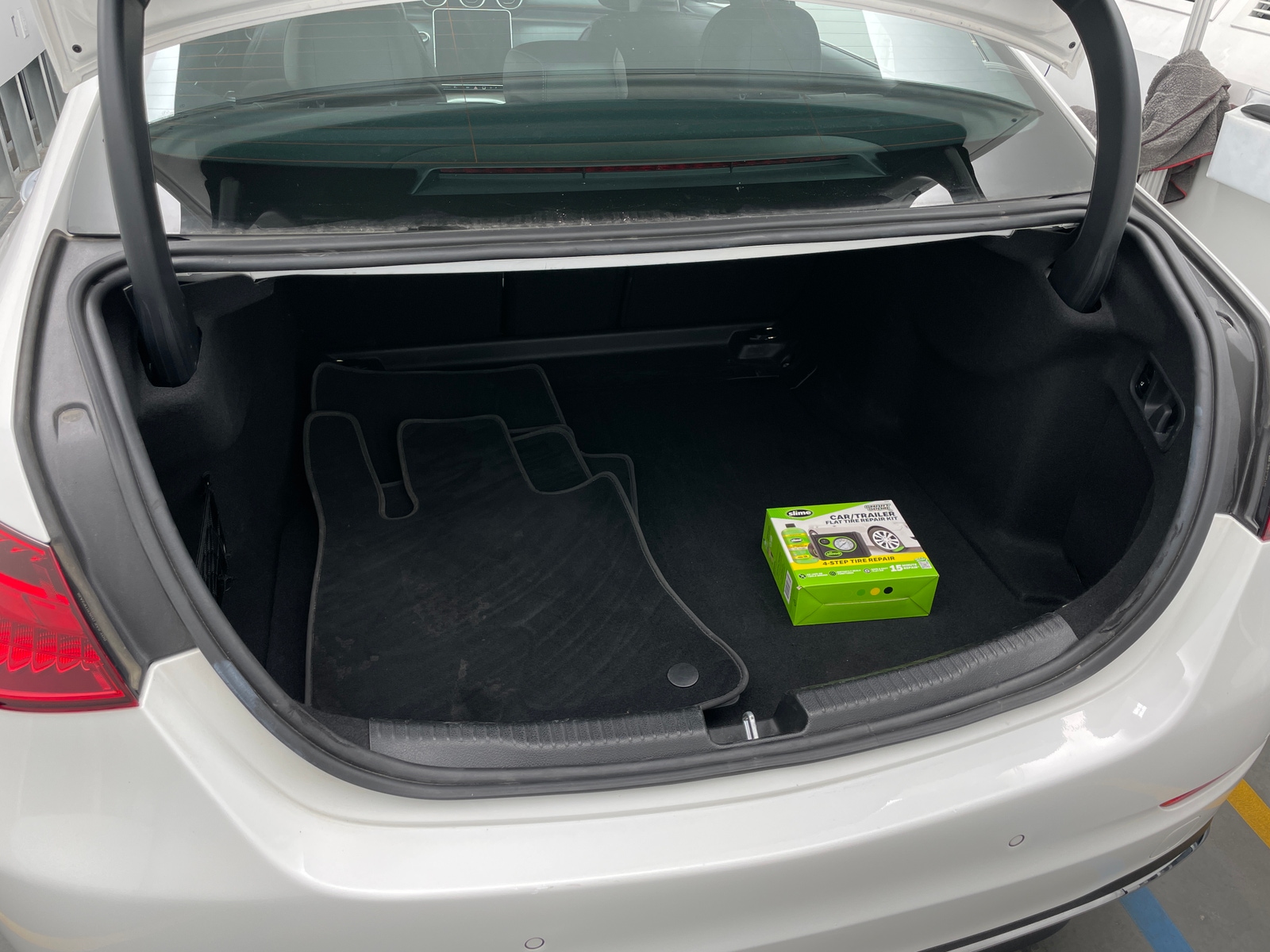 Thumbnail: 2024 Mercedes-Benz C-Class - 6