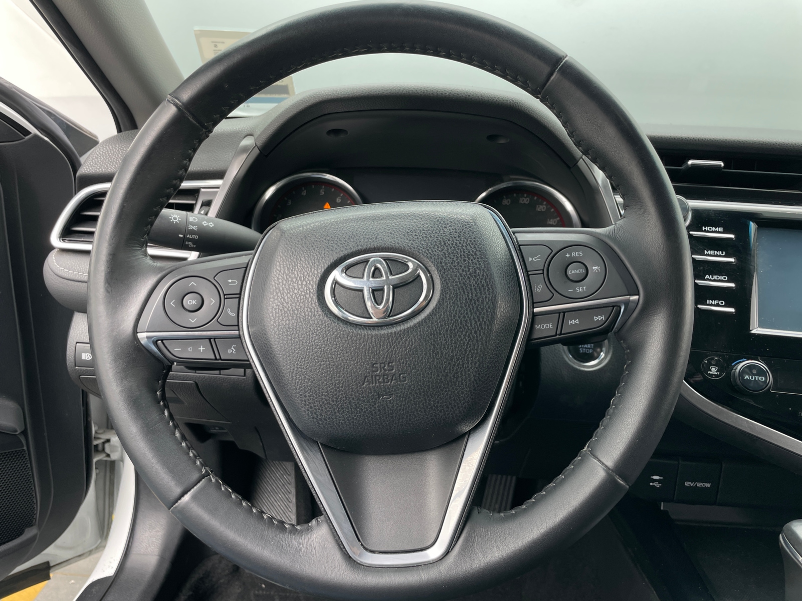Thumbnail: 2018 Toyota Camry - 4