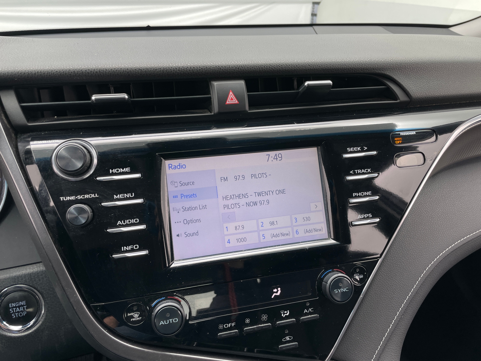 Thumbnail: 2018 Toyota Camry - 3