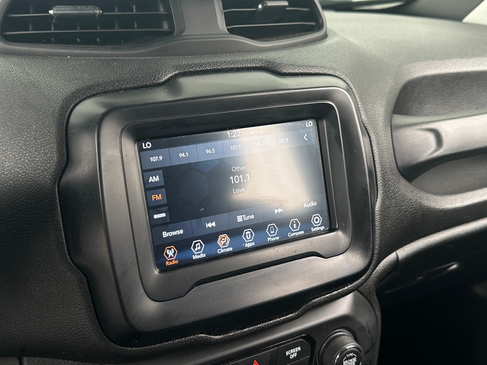 Thumbnail: 2018 Jeep Renegade - 4