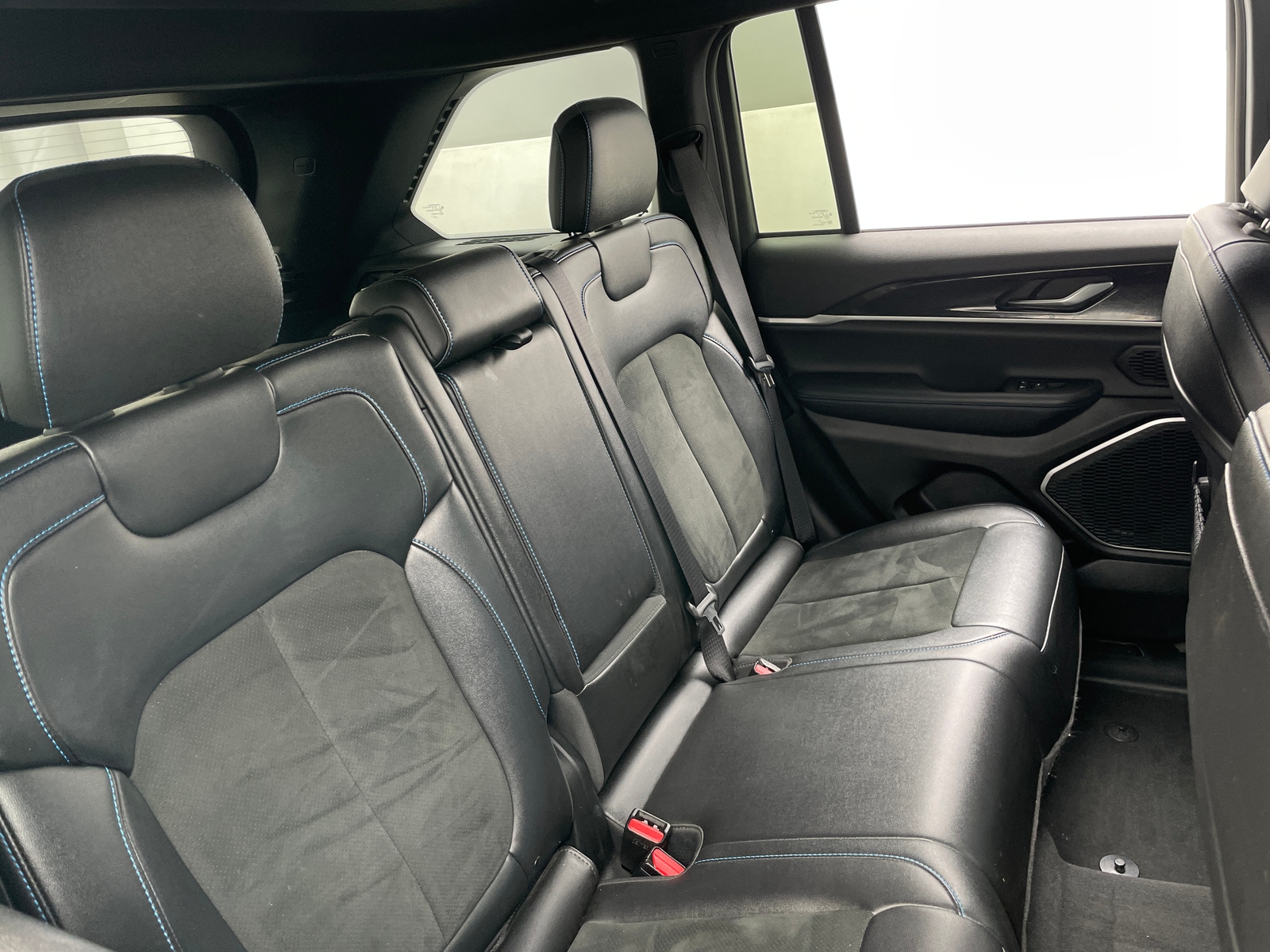 Thumbnail: 2022 Jeep Grand Cherokee - 5