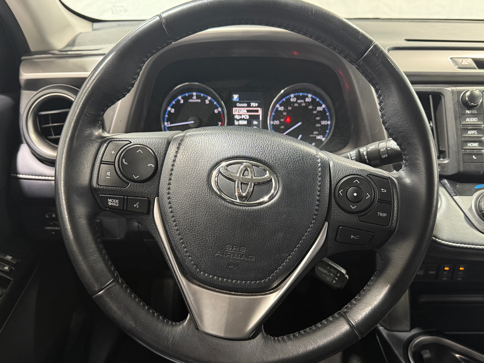 Thumbnail: 2017 Toyota RAV4 - 5