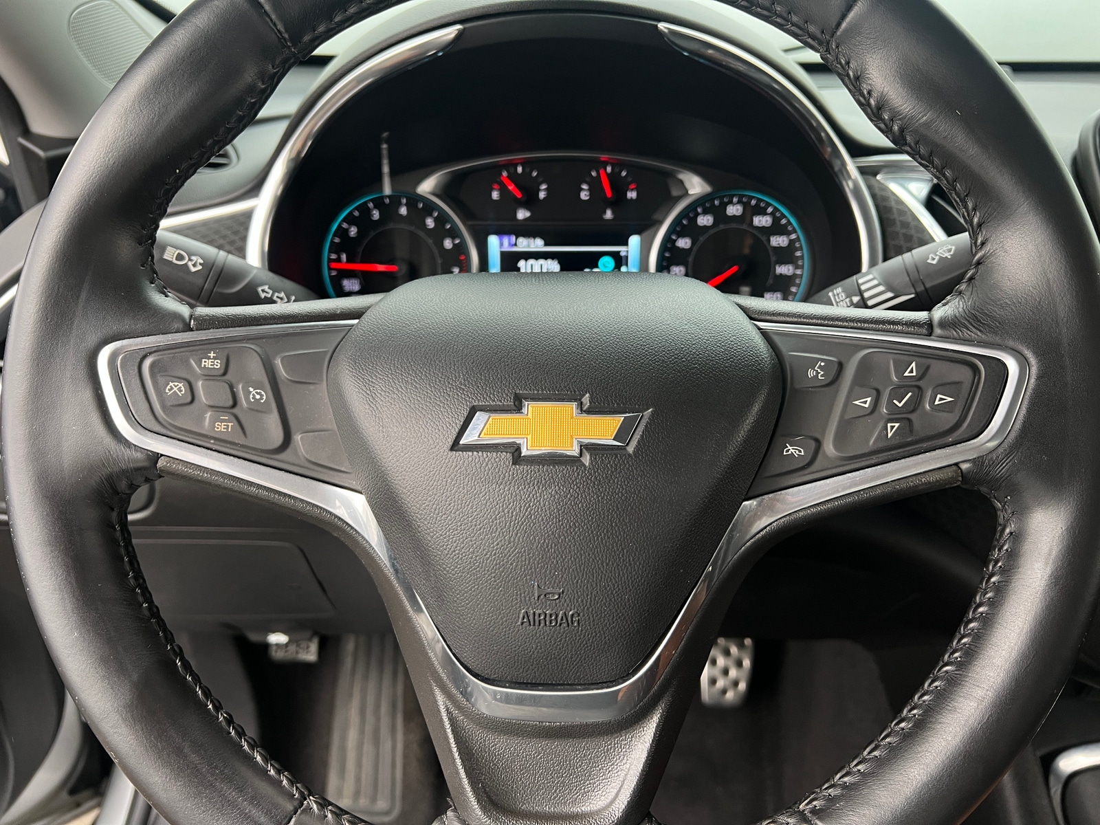 Thumbnail: 2017 Chevrolet Malibu - 5