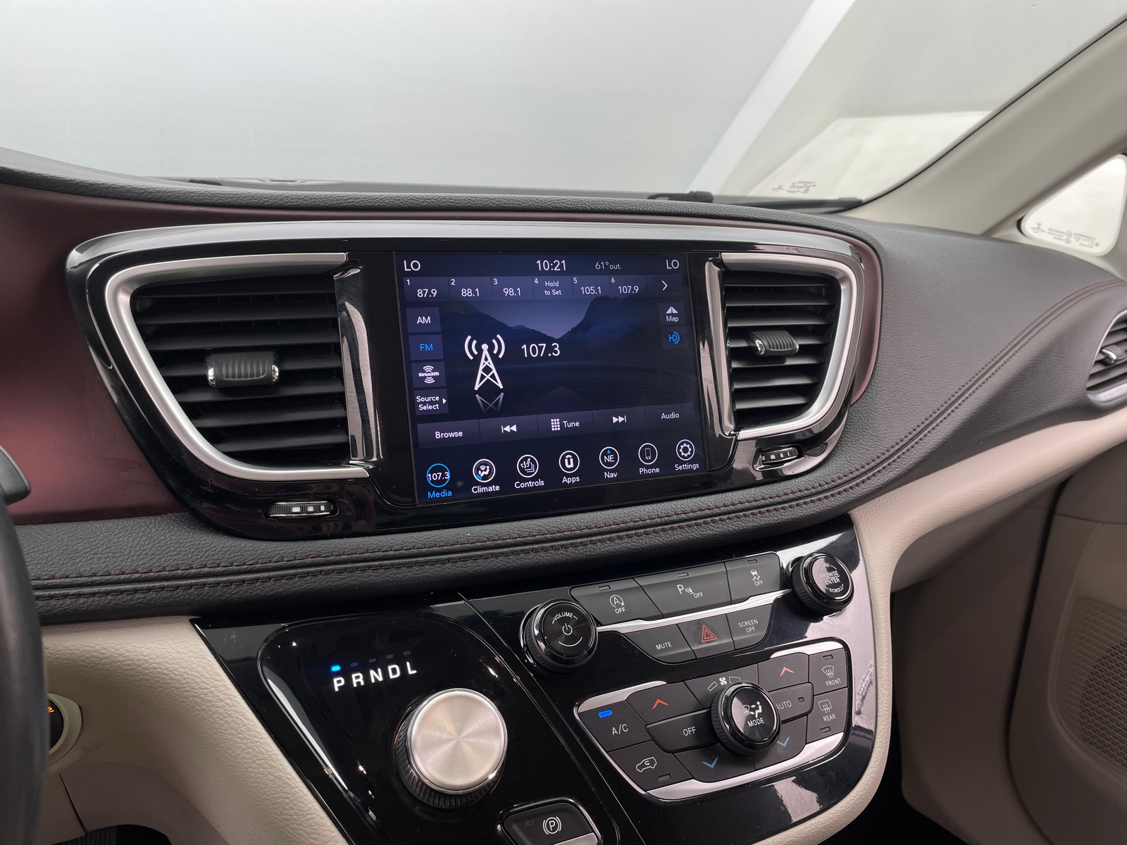 Thumbnail: 2020 Chrysler Pacifica - 3