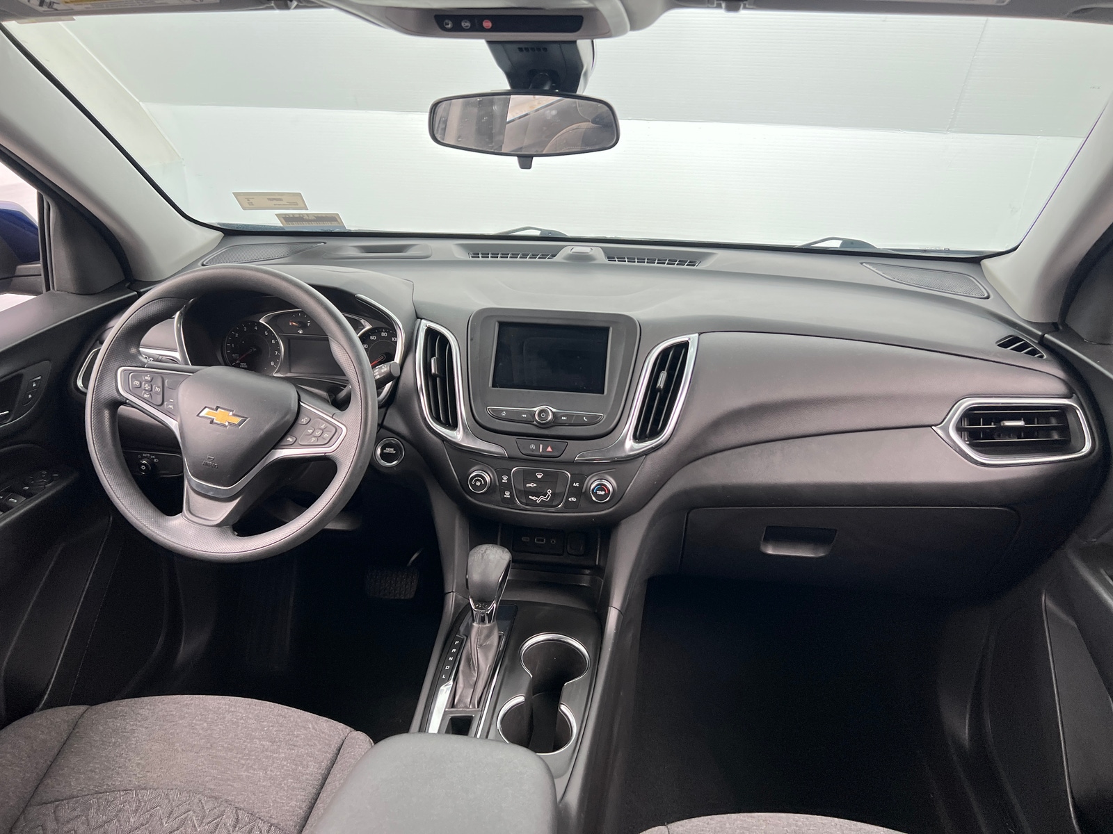 Thumbnail: 2022 Chevrolet Equinox - 3