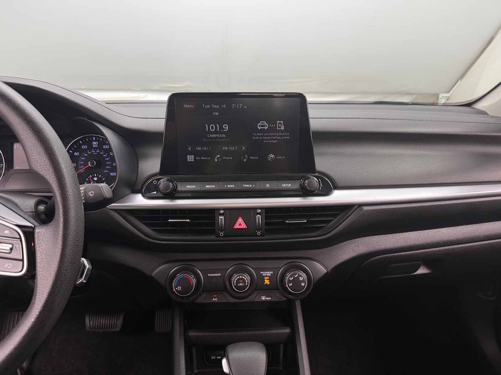 Thumbnail: 2023 Kia Forte - 4