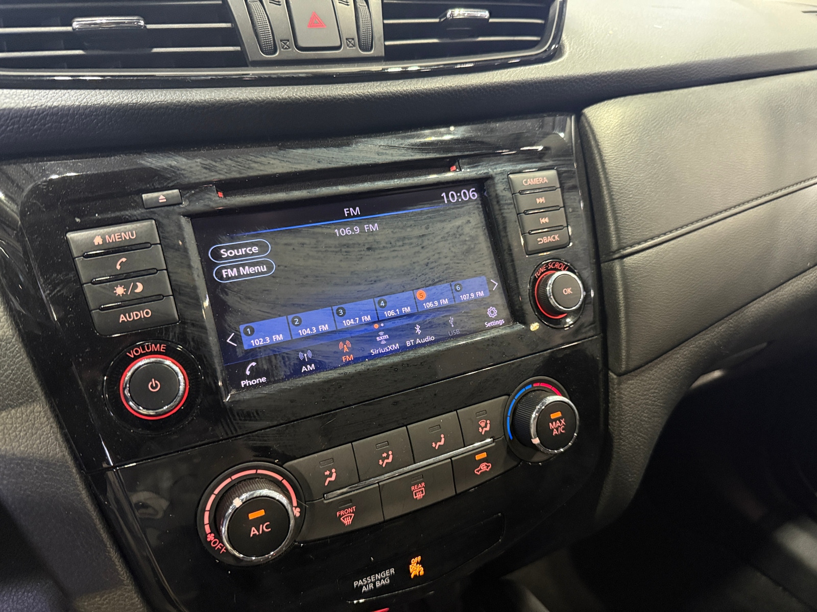Thumbnail: 2019 Nissan Rogue - 4