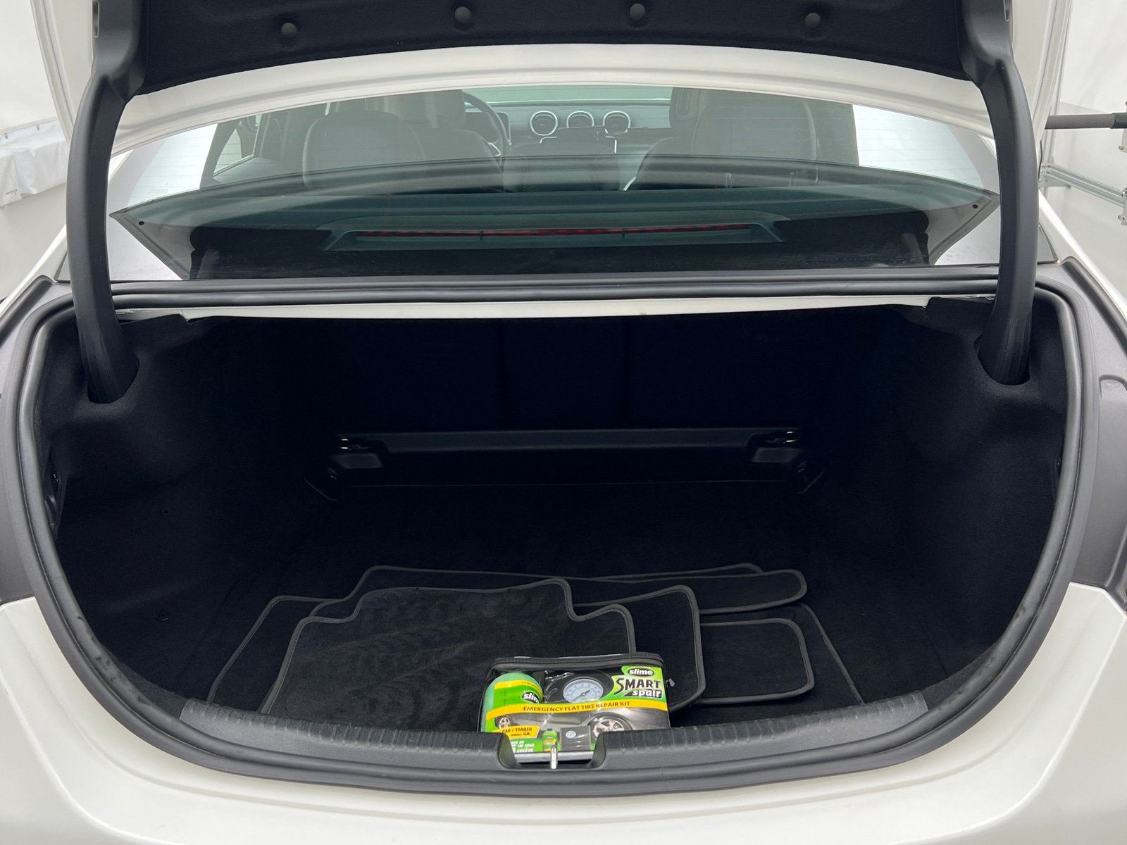 Thumbnail: 2024 Mercedes-Benz C-Class - 6