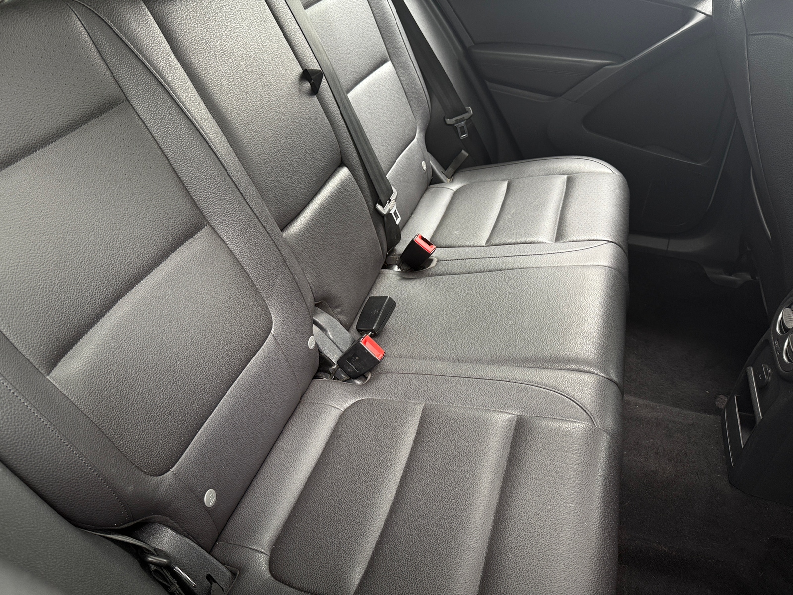 Thumbnail: 2017 Volkswagen Tiguan - 6