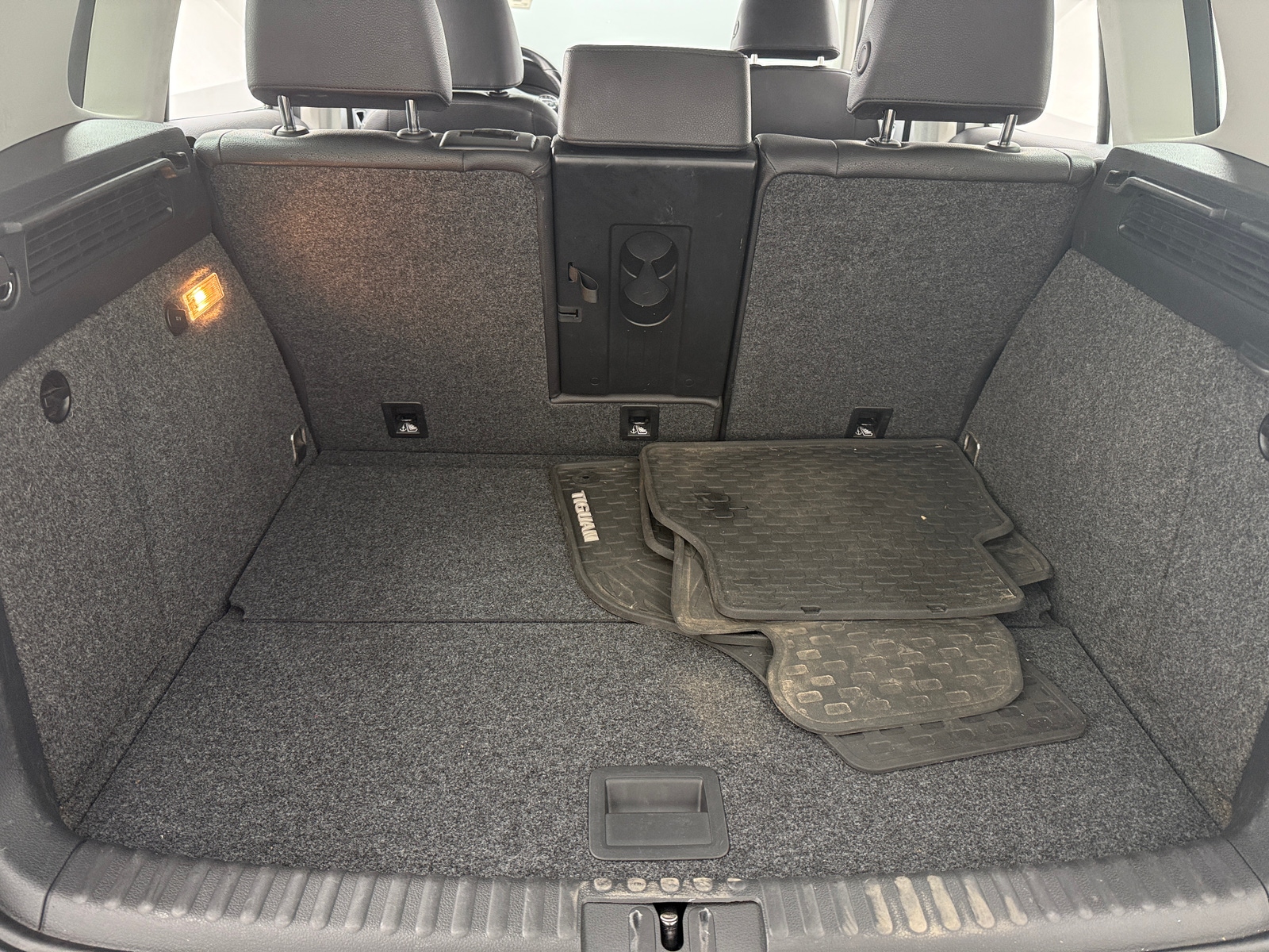 Thumbnail: 2017 Volkswagen Tiguan - 7