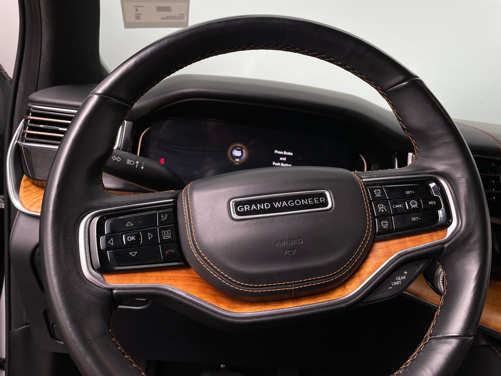Thumbnail: 2022 Jeep Grand Wagoneer - 4