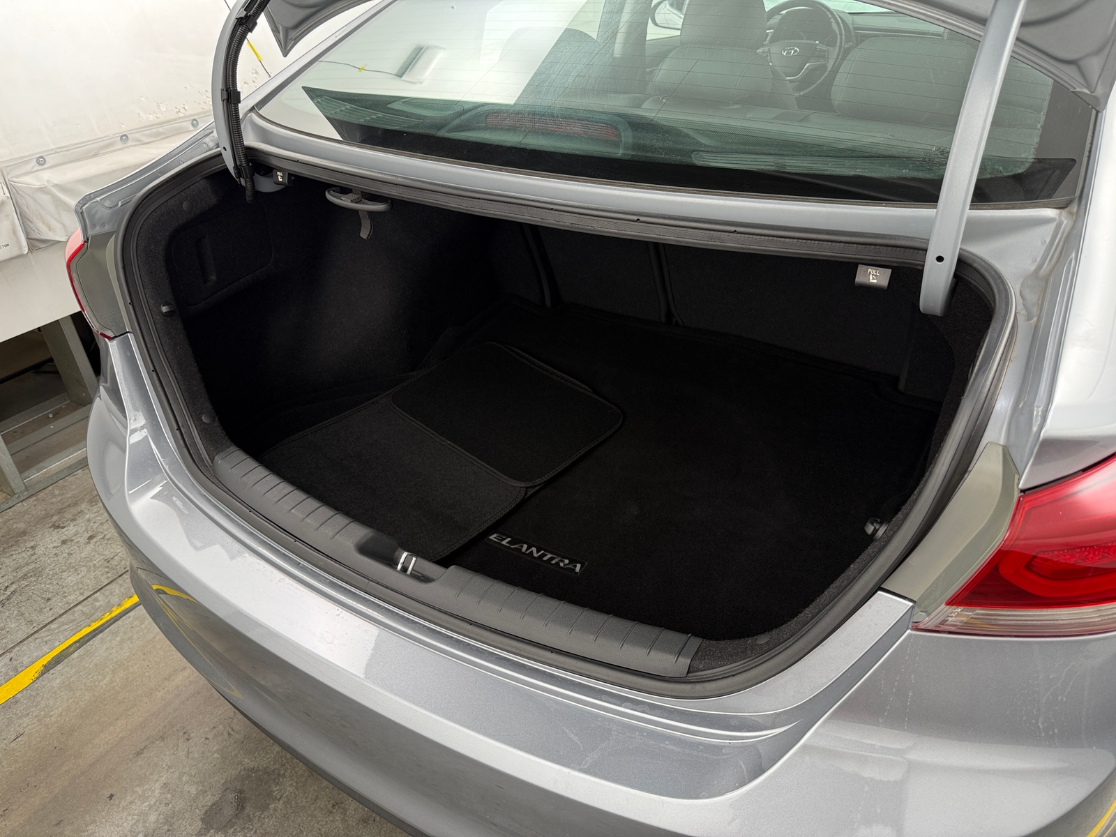 Thumbnail: 2017 Hyundai Elantra - 6