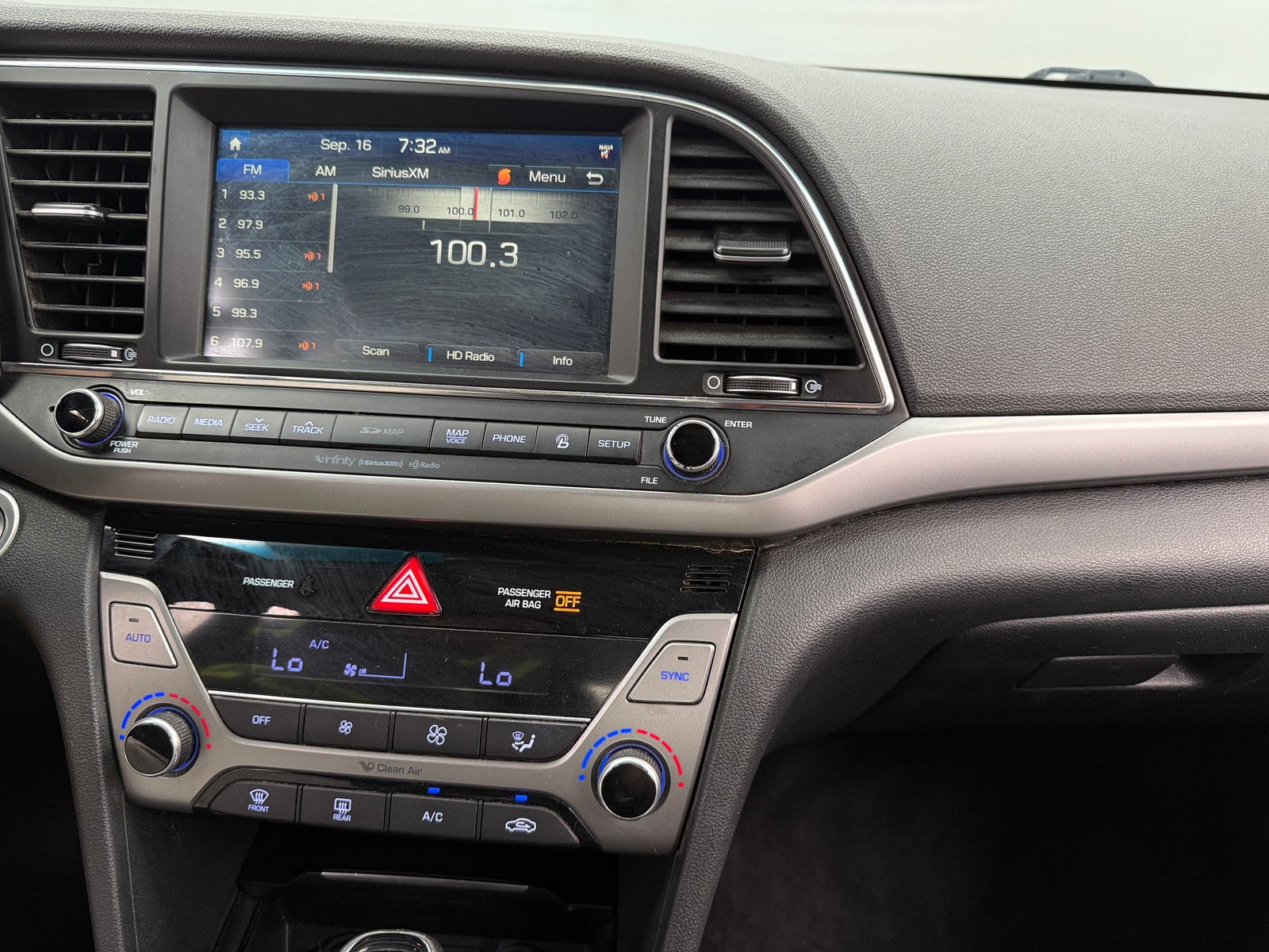 Thumbnail: 2017 Hyundai Elantra - 3