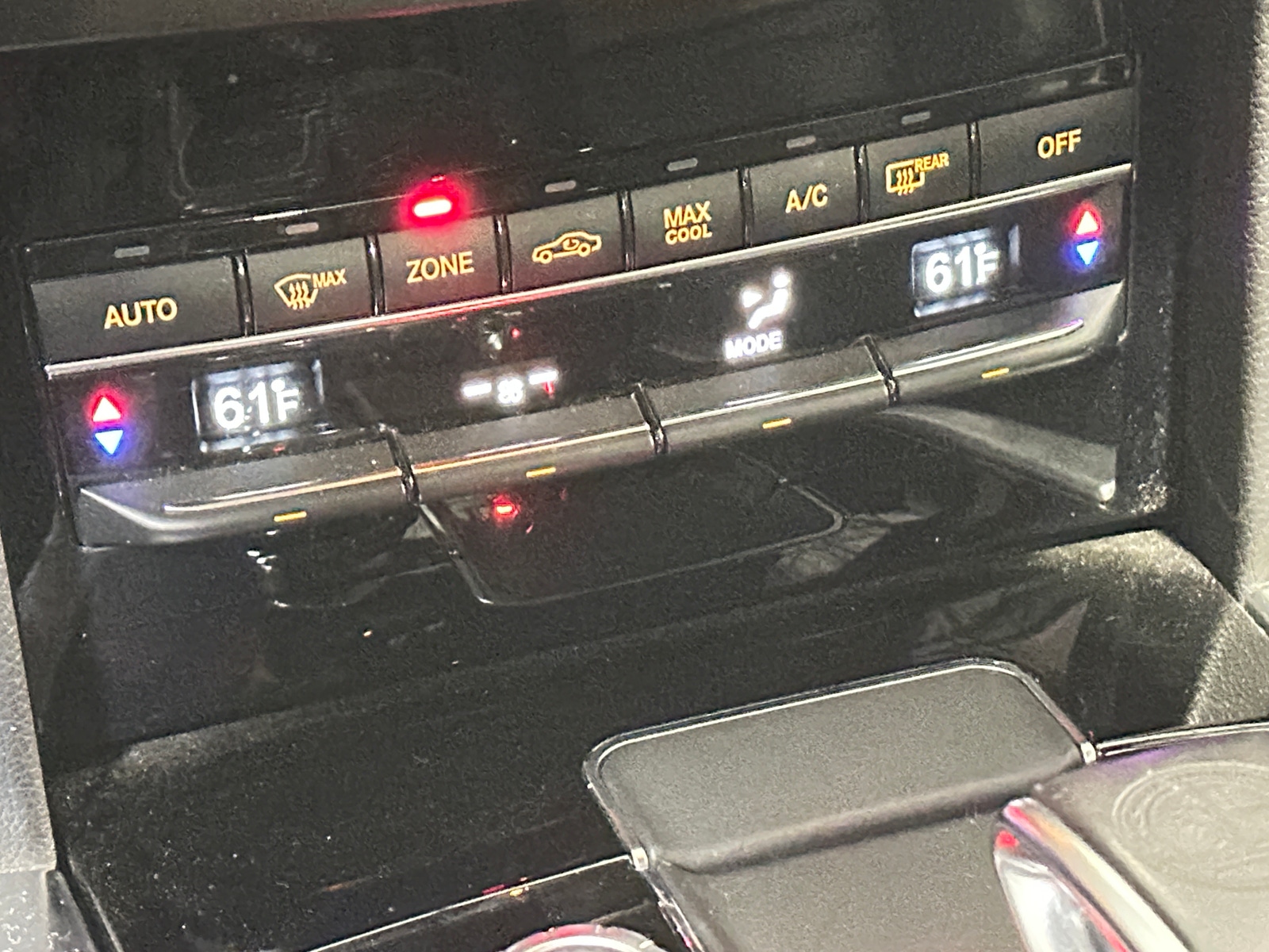 Thumbnail: 2014 Mercedes-Benz E-Class - 3