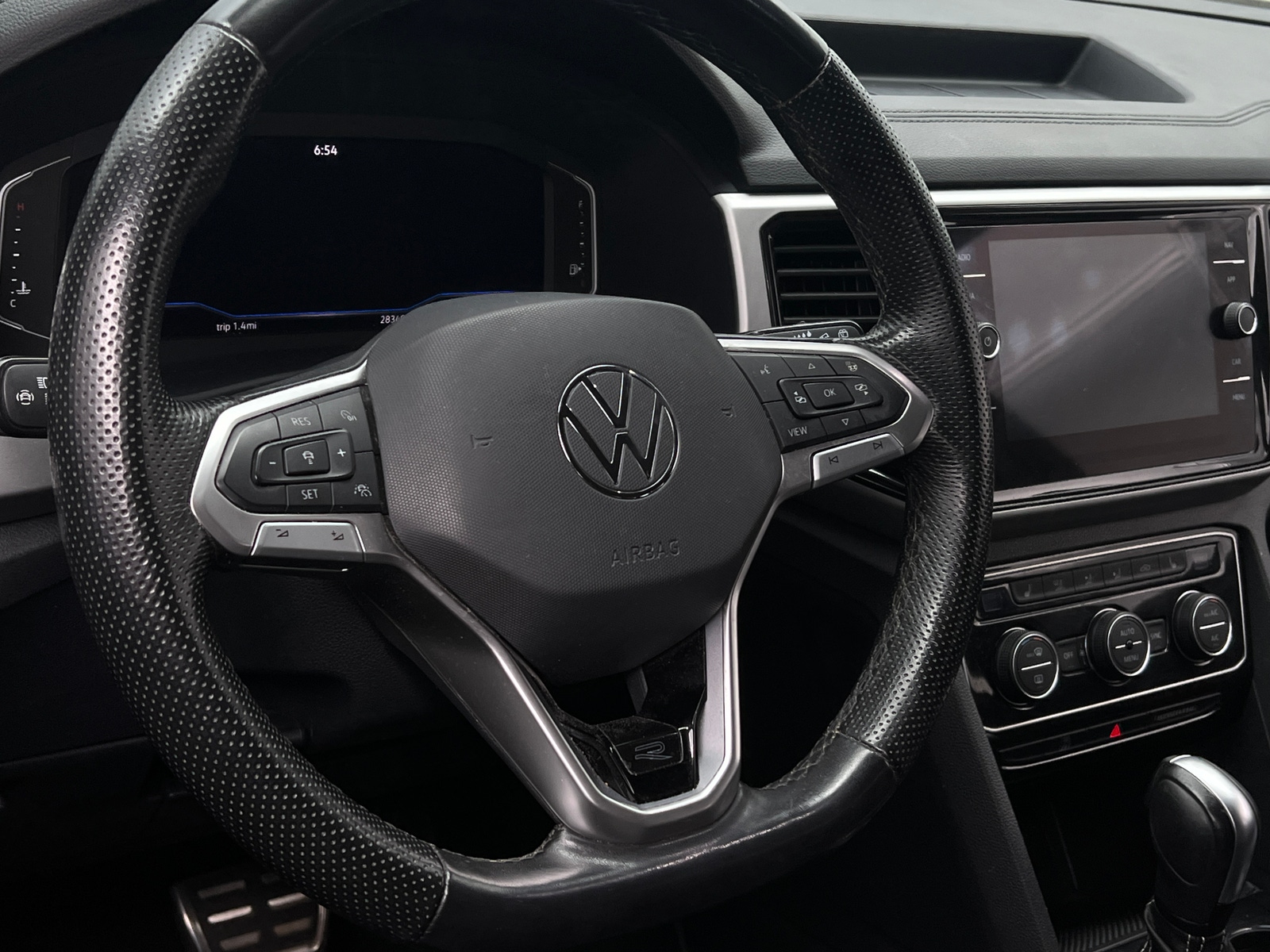 Thumbnail: 2023 Volkswagen Atlas - 4