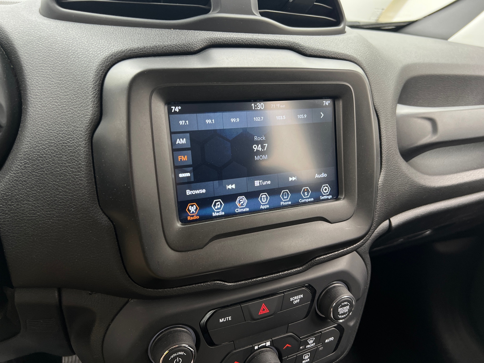 Thumbnail: 2020 Jeep Renegade - 4
