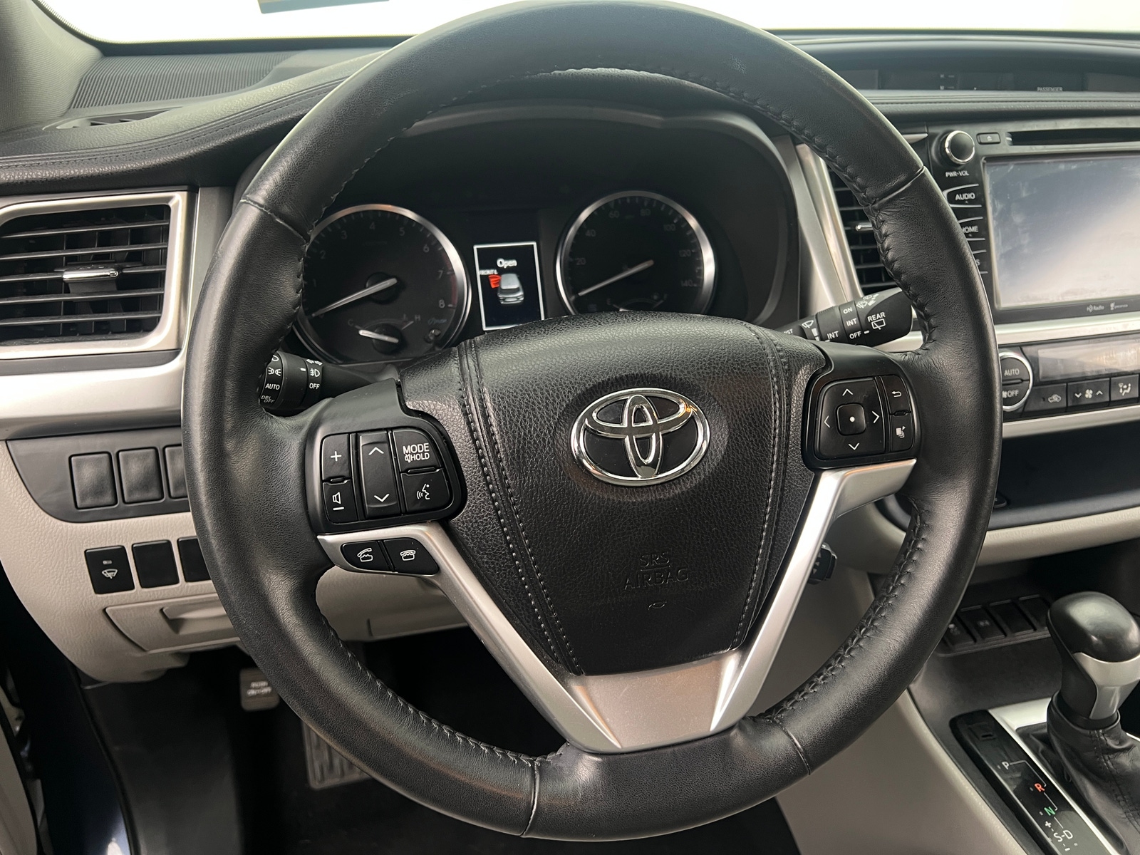 Thumbnail: 2015 Toyota Highlander - 4