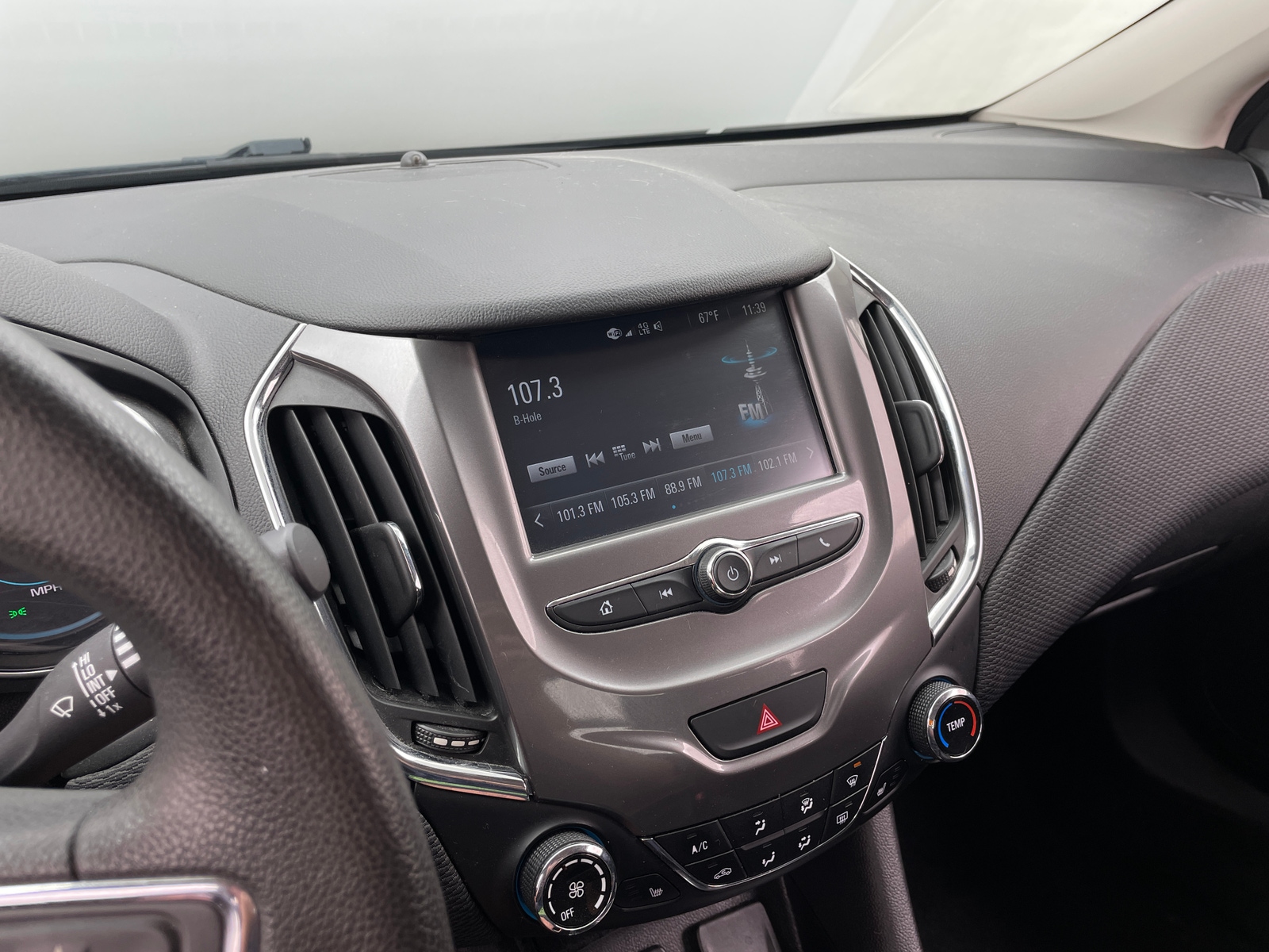 Thumbnail: 2017 Chevrolet Cruze - 4