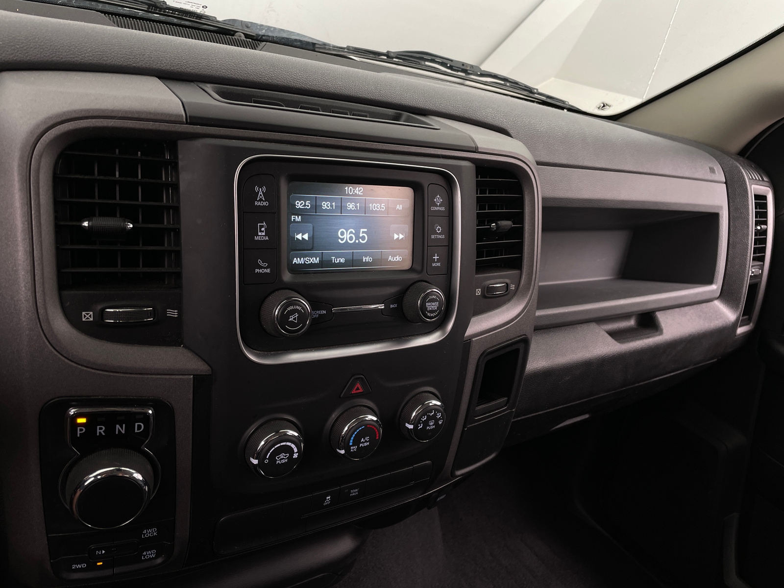 Thumbnail: 2020 RAM 1500 Classic - 4