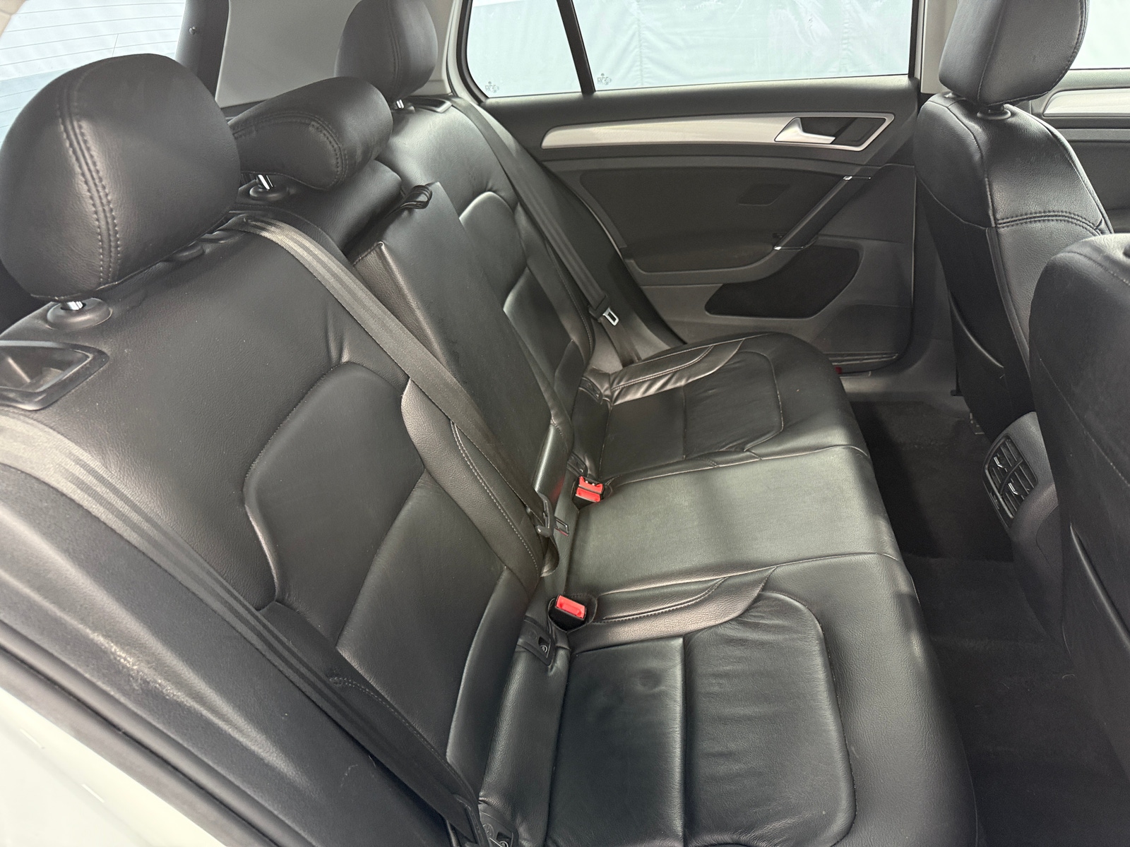 Thumbnail: 2016 Volkswagen e-Golf - 5