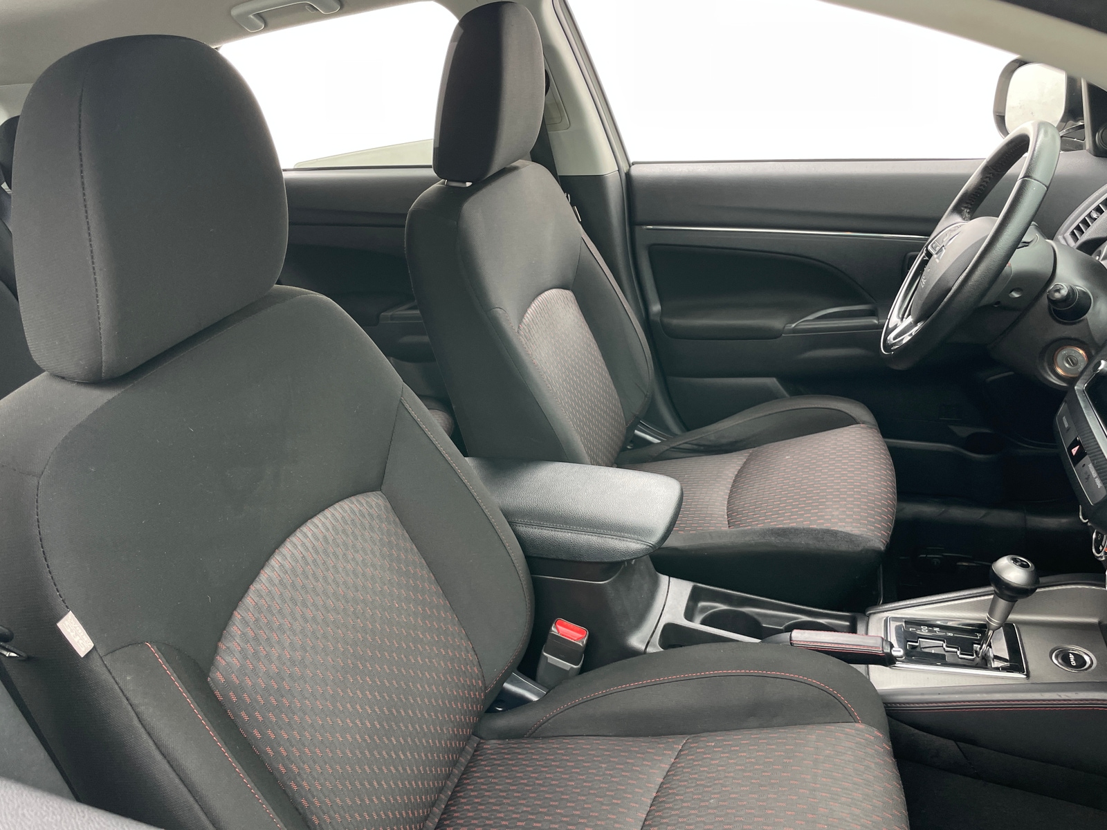 Thumbnail: 2019 Mitsubishi Outlander Sport - 2