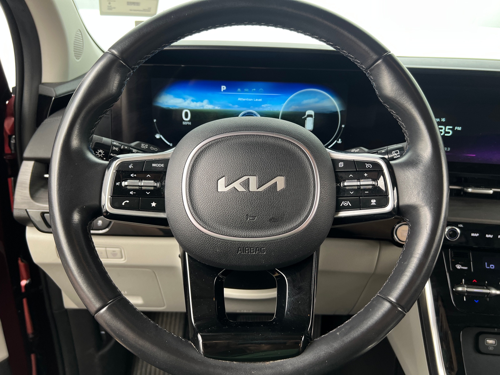 Thumbnail: 2023 Kia Carnival - 4