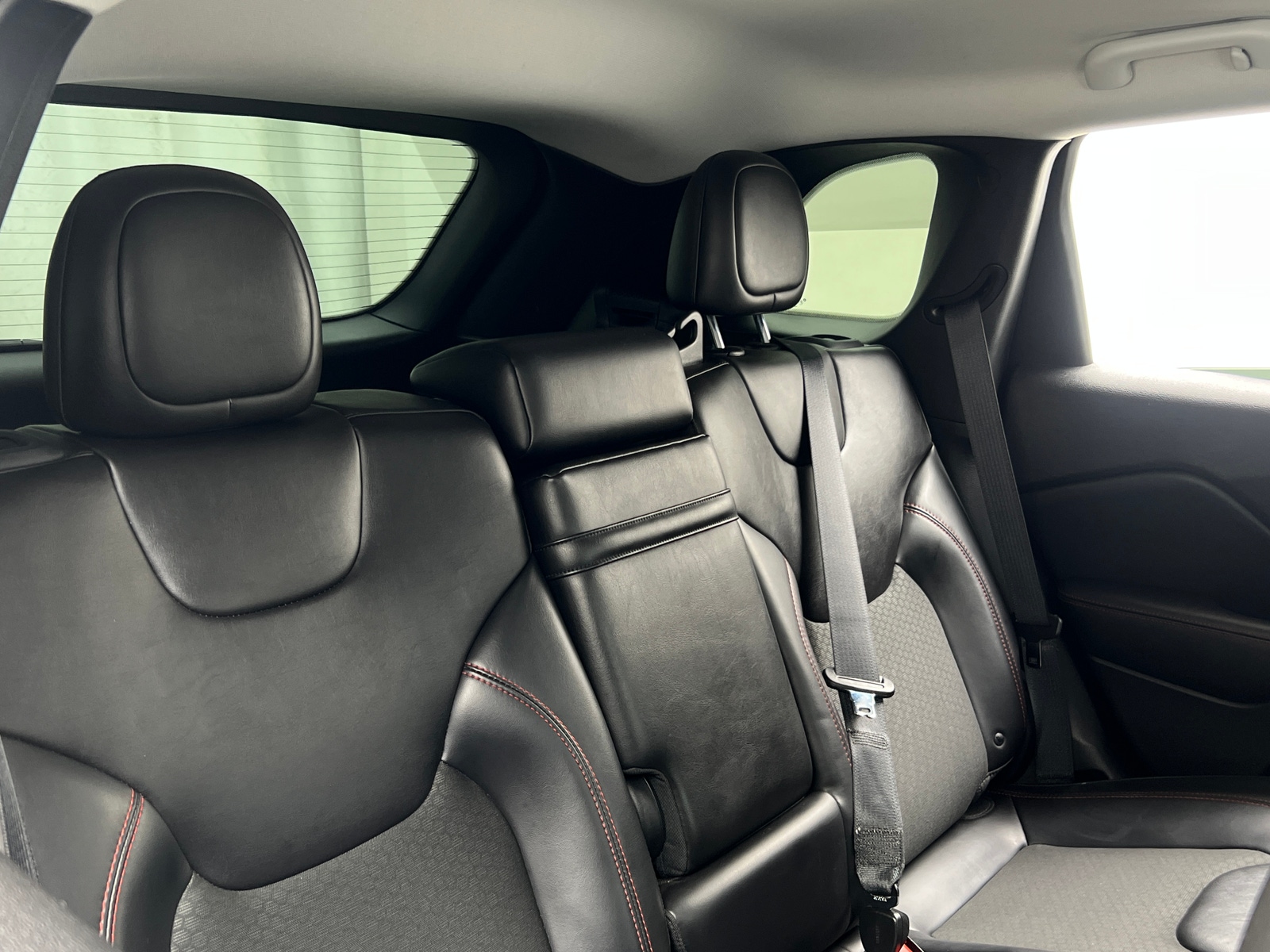 Thumbnail: 2019 Jeep Cherokee - 6