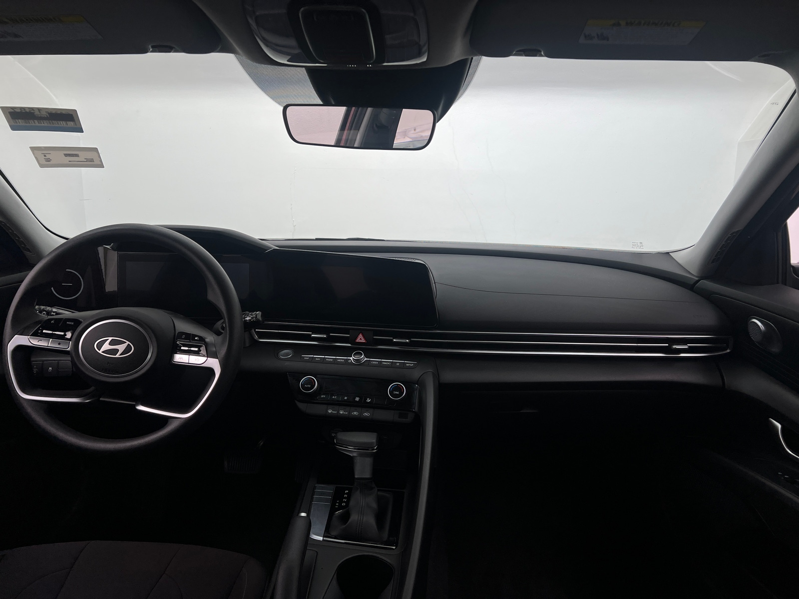 Thumbnail: 2024 Hyundai Elantra - 3
