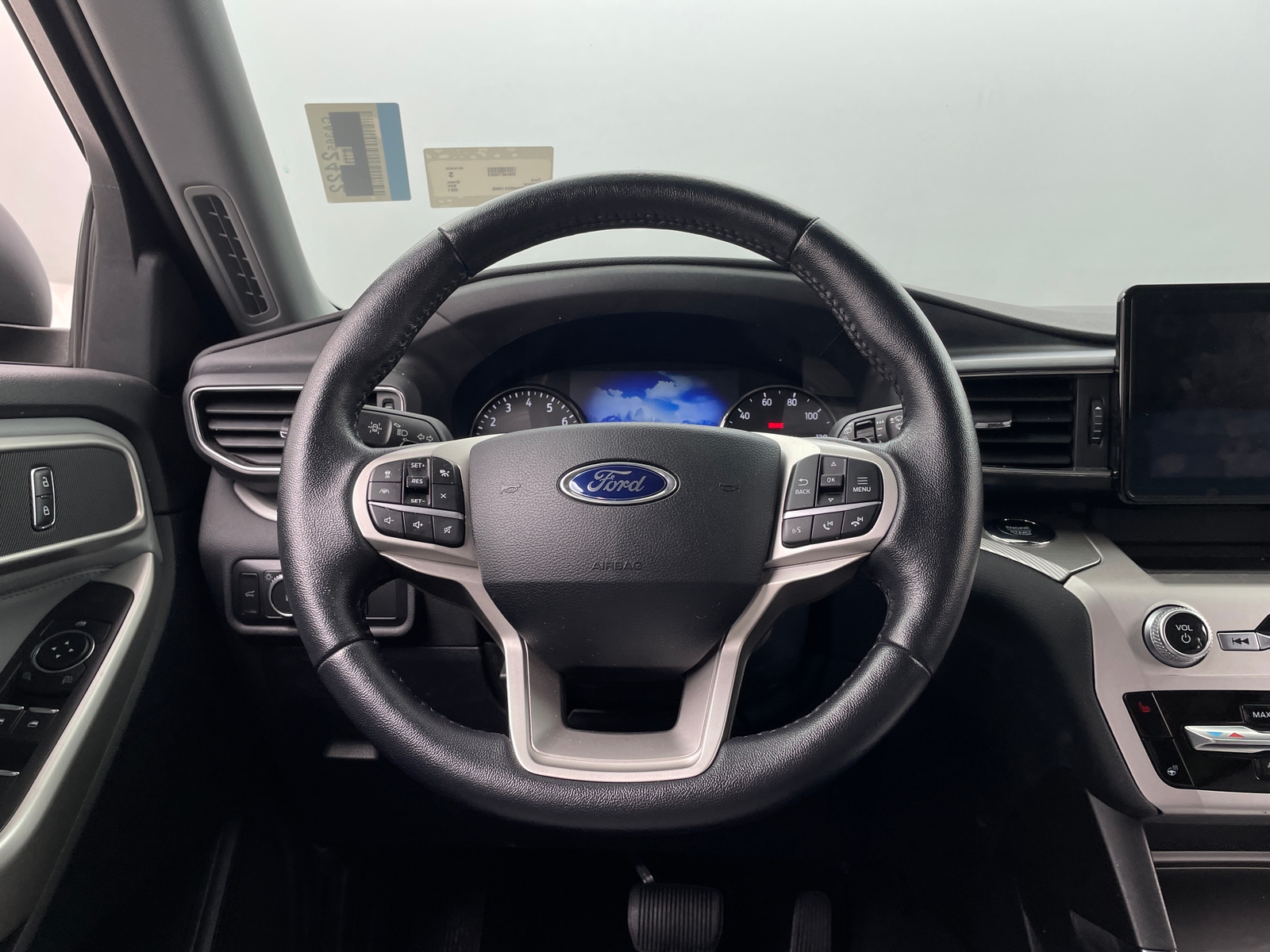 Thumbnail: 2021 Ford Explorer - 5