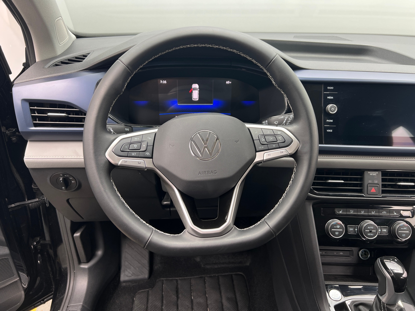 Thumbnail: 2024 Volkswagen Taos - 4