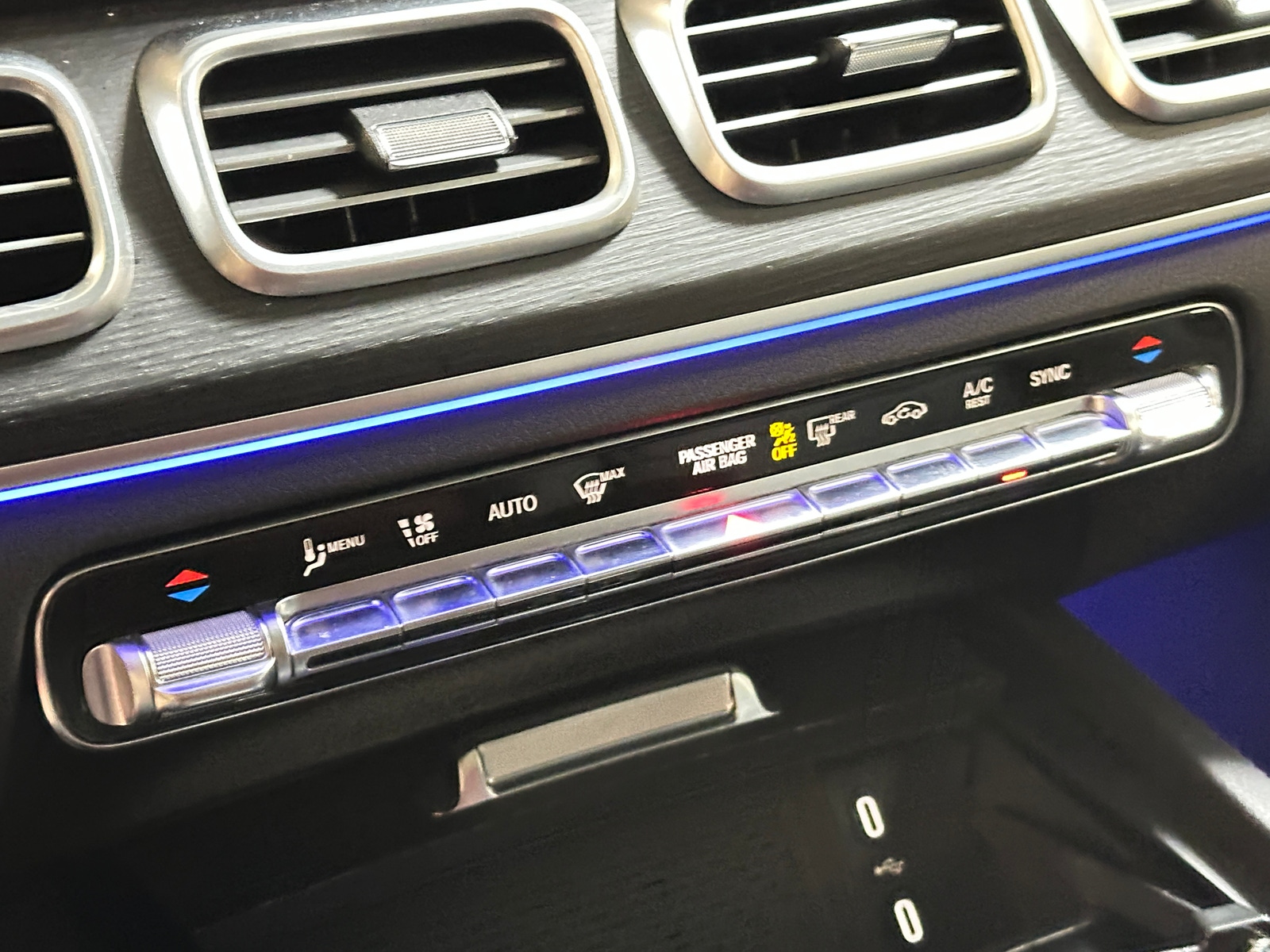 Thumbnail: 2024 Mercedes-Benz GLS - 3